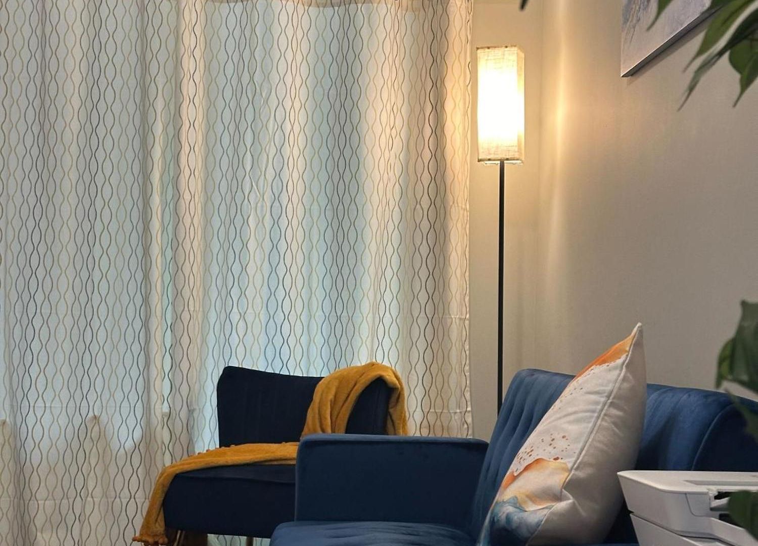Homestay Lovely One Bedroom Just 4 Minutes From Int Airport *