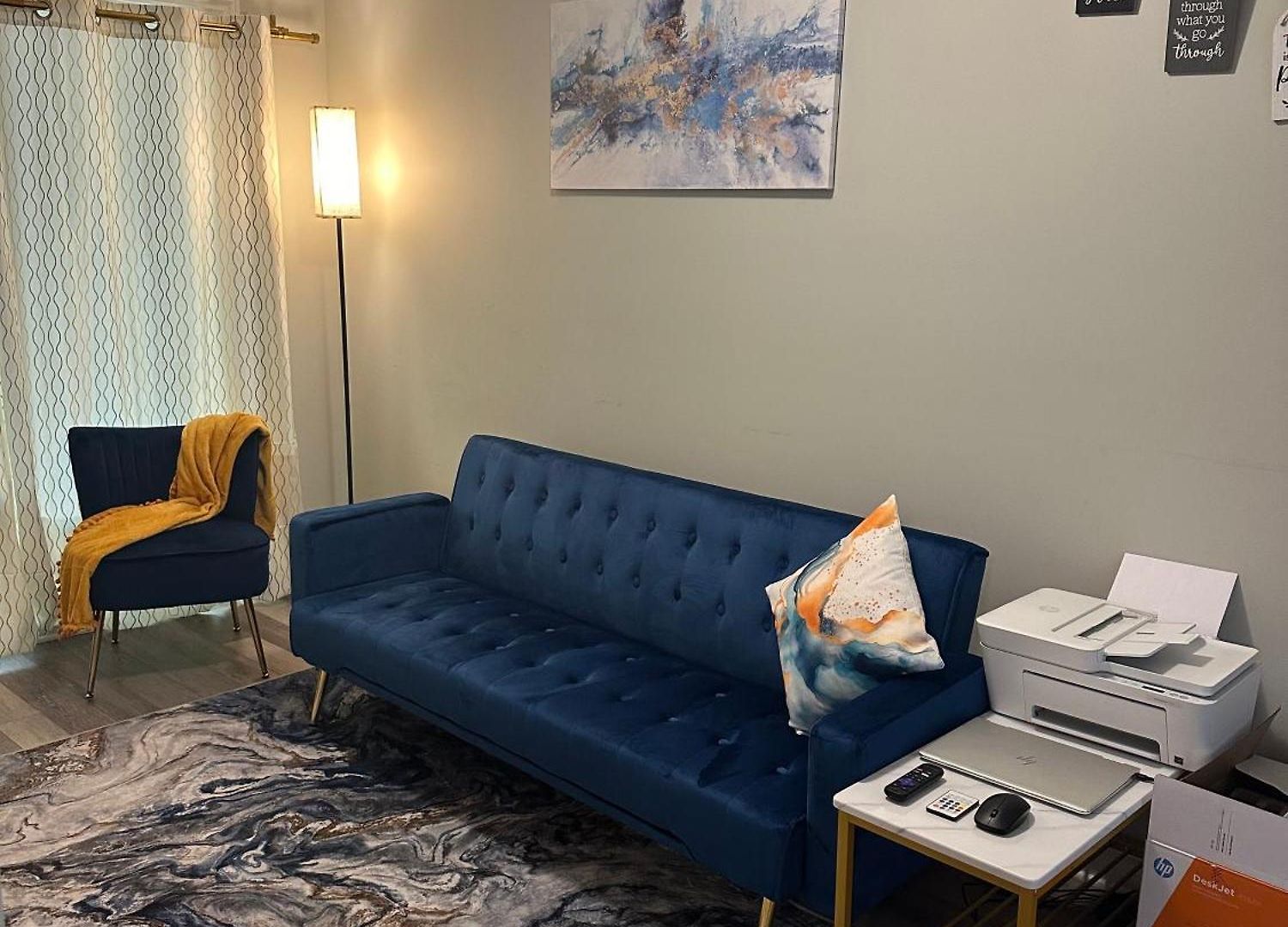 Lovely One Bedroom Just 4 Minutes From Int Airport Ottawa