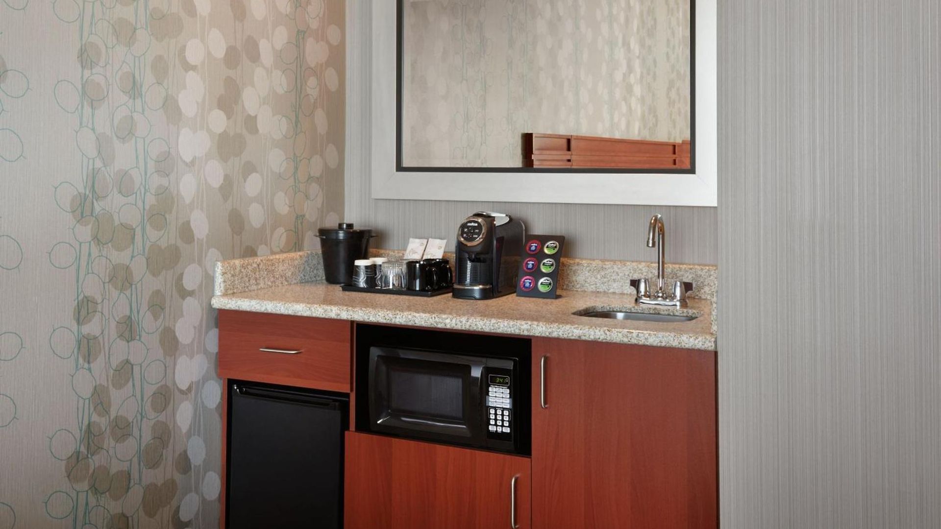 Courtyard By Marriott East Hotel 3*