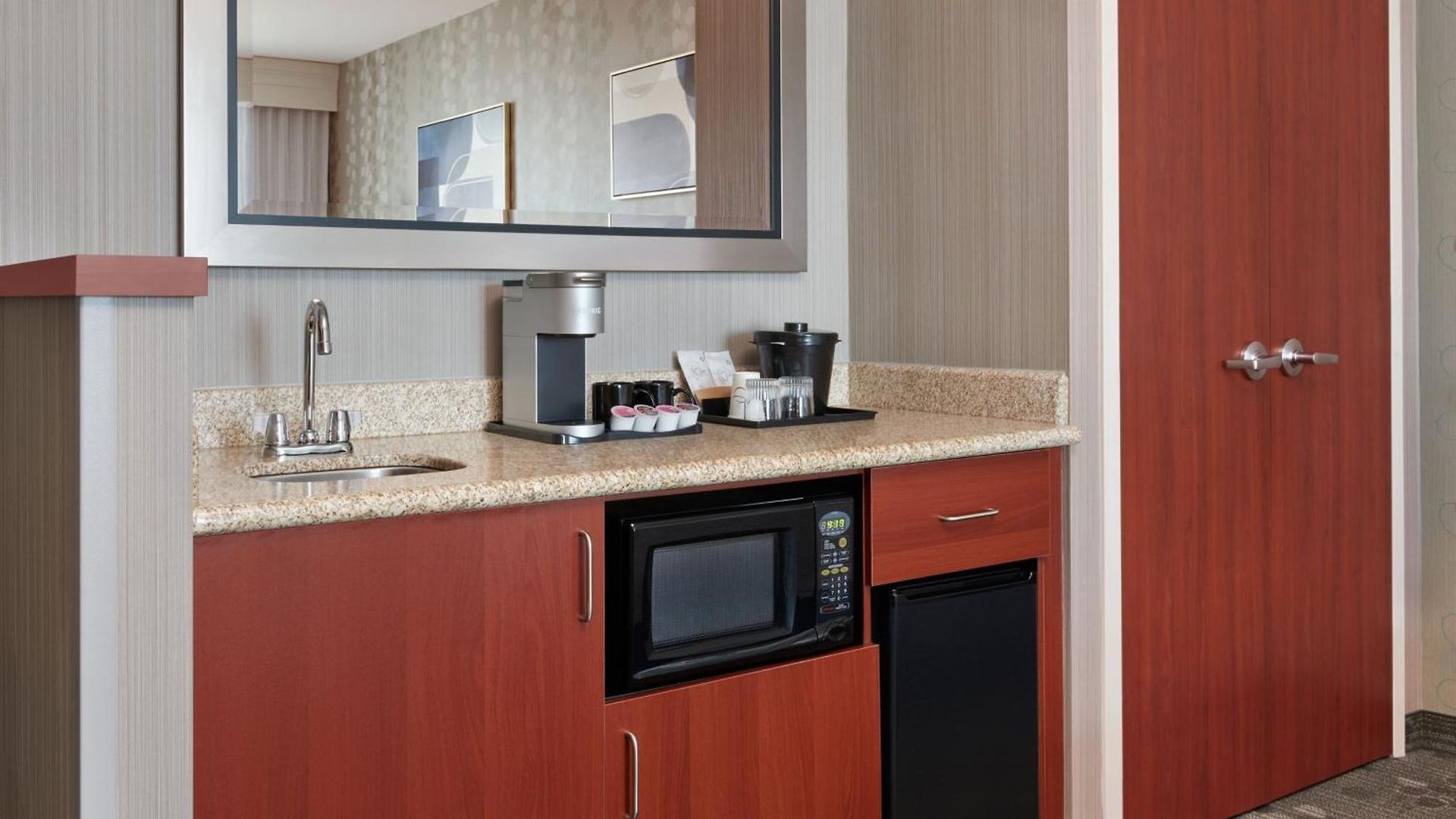 Hotel Courtyard By Marriott East Ottawa