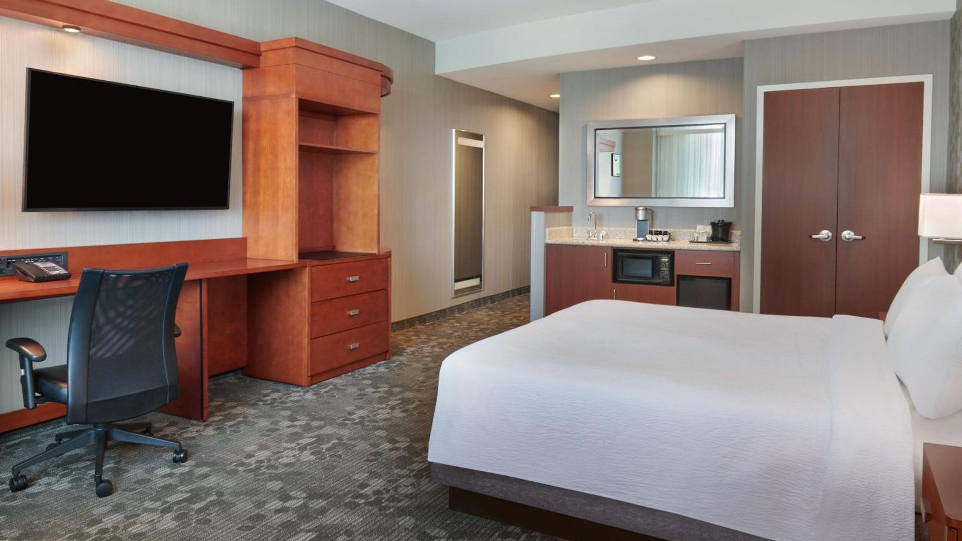 Courtyard By Marriott East 3*