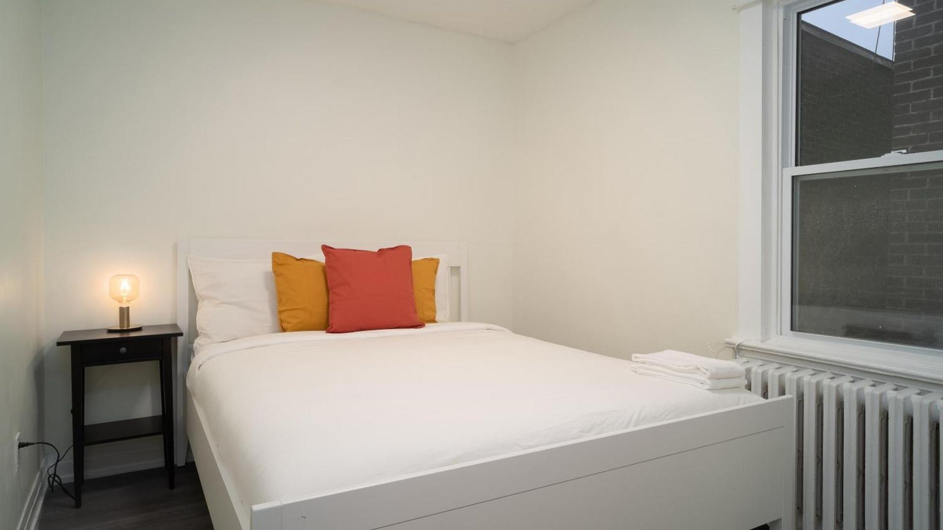 Montfort Apartment *