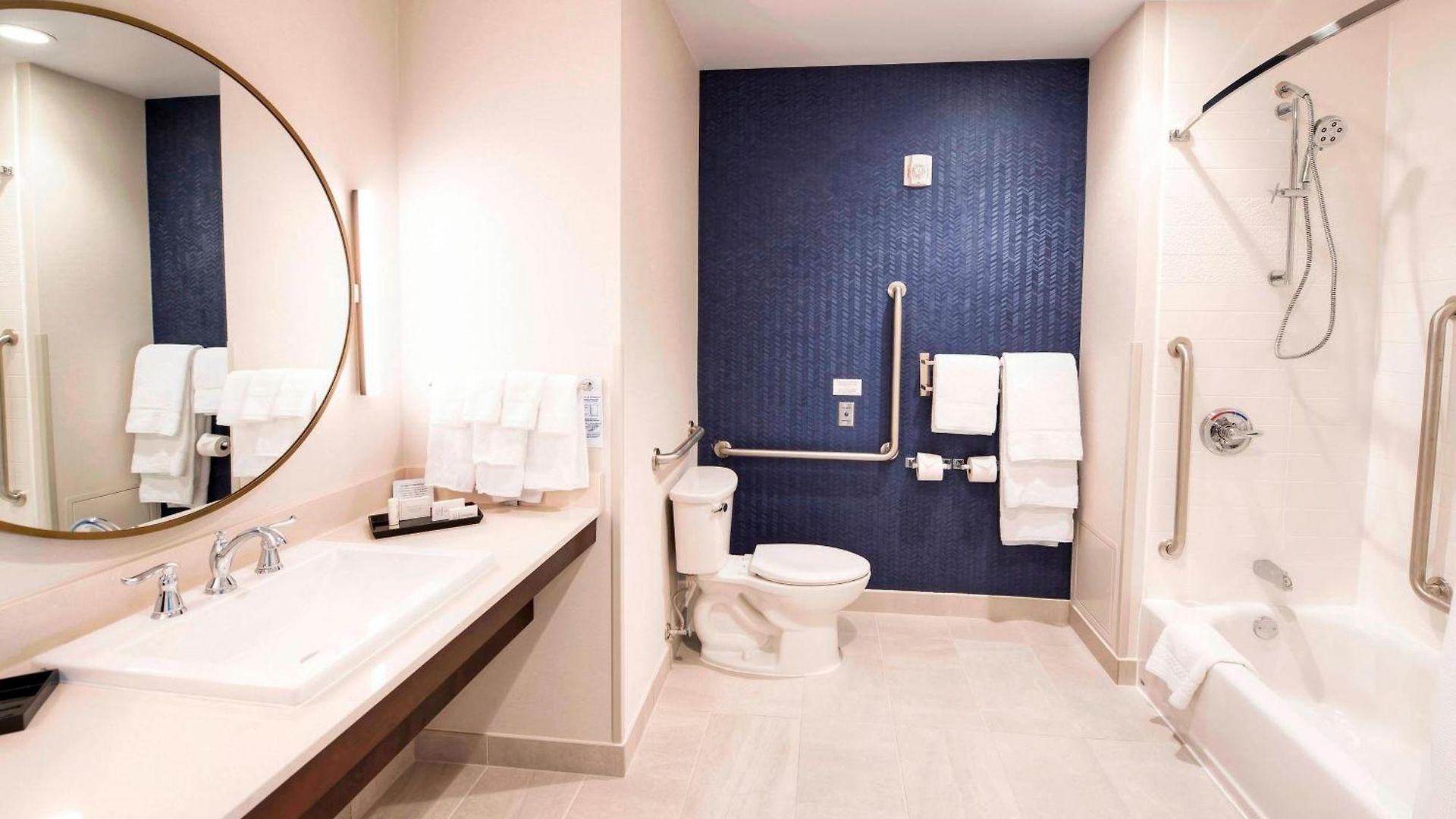 Fairfield & By Marriott Airport 3* Ottawa