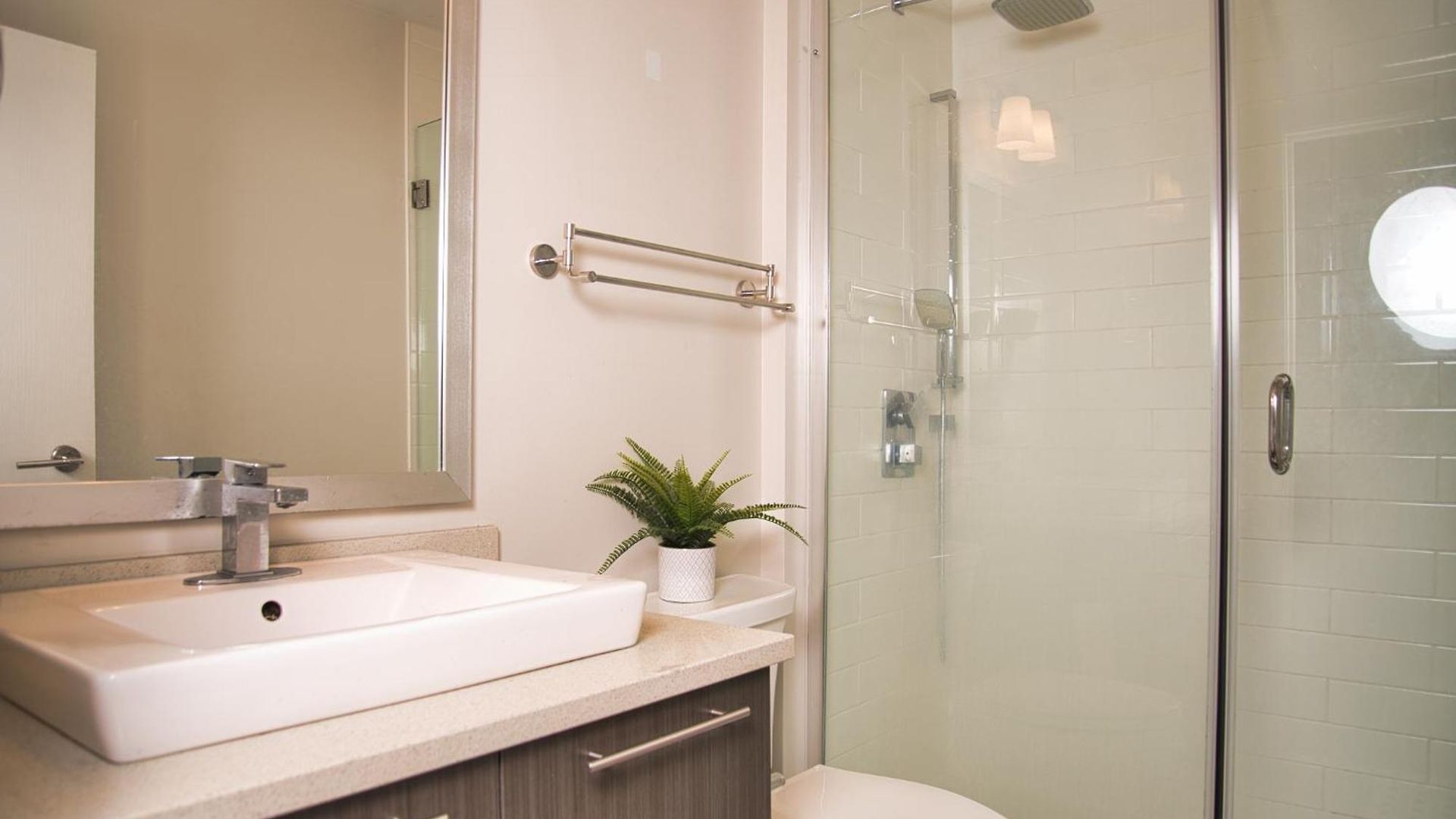 Minimum One Month - With Ensuite Bathroom In Fairly New 2 Rooms, 2 Bathrooms Homestay