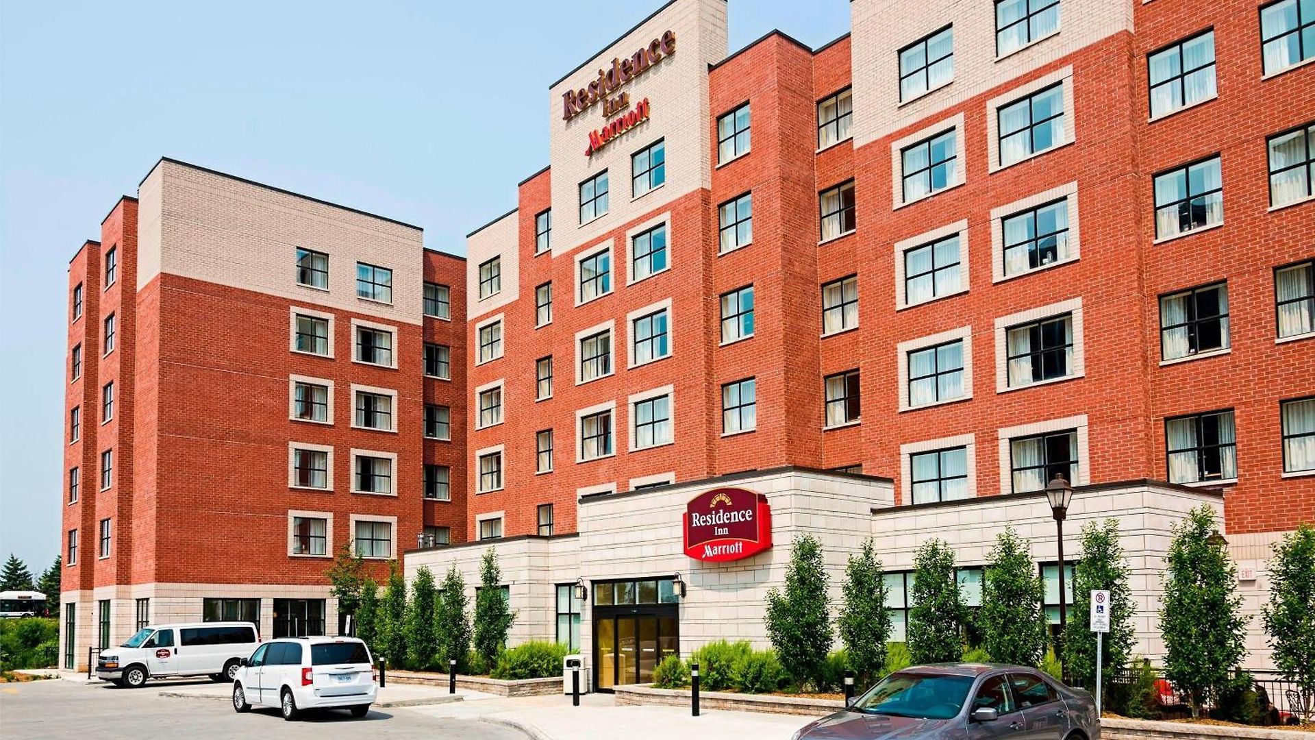 By Marriott Airport Hotel 3*