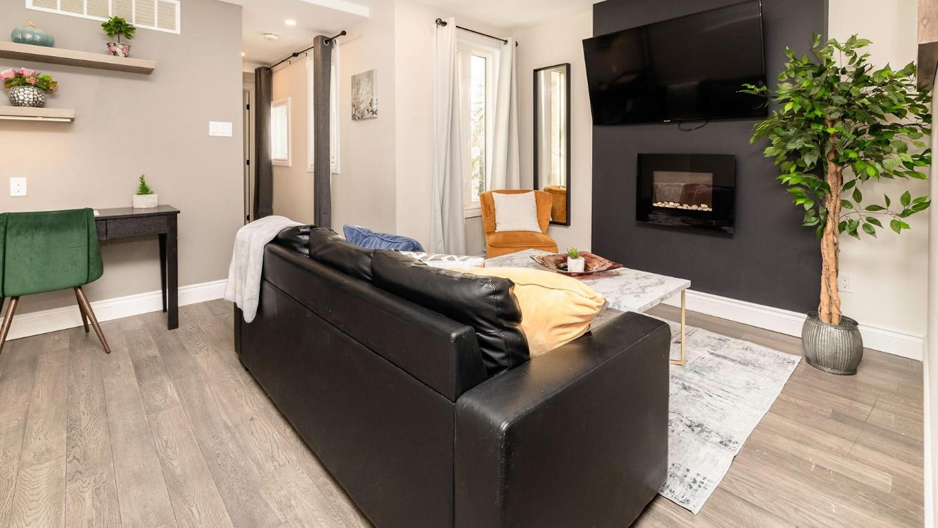 Pet-friendly 2br - Near