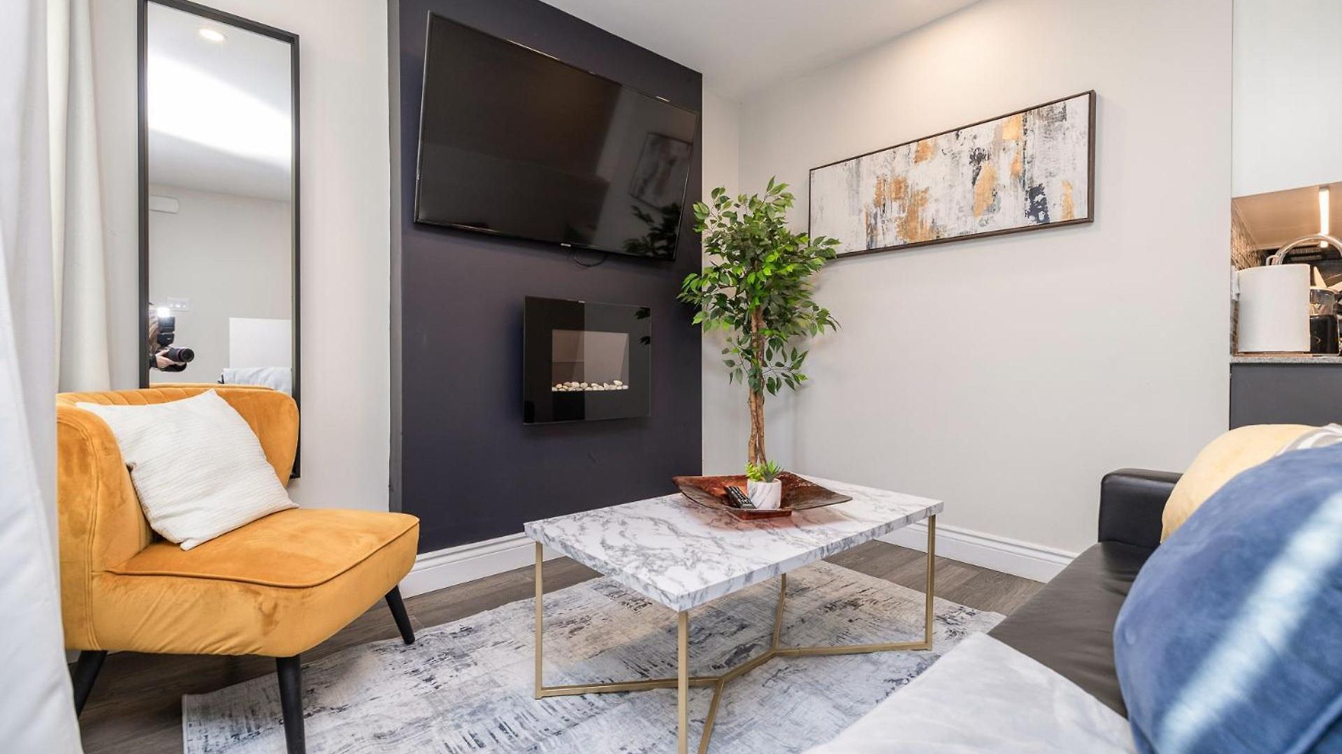Pet-friendly 2br - Near Apartment *