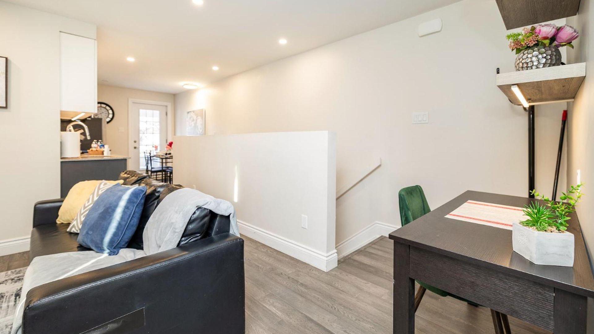 Pet-friendly 2br - Near * Ottawa