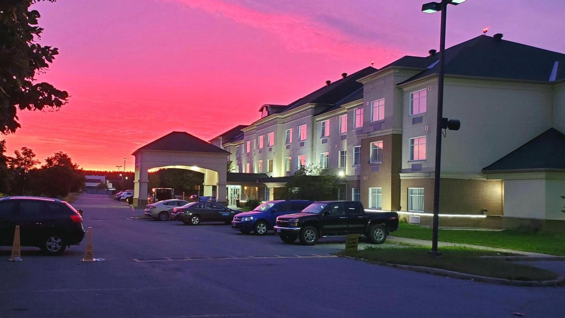 Hotel Days By Wyndham Airport Ottawa