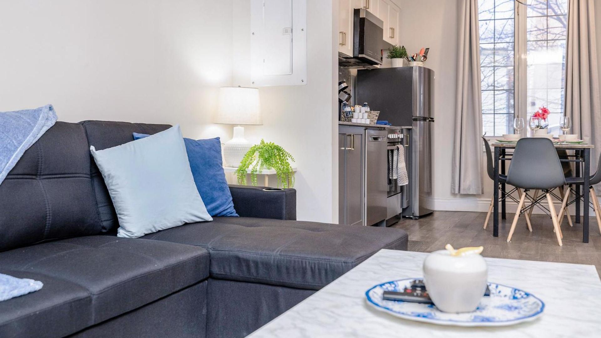 Apartment Modern 2br With Pet Friendly - Near *