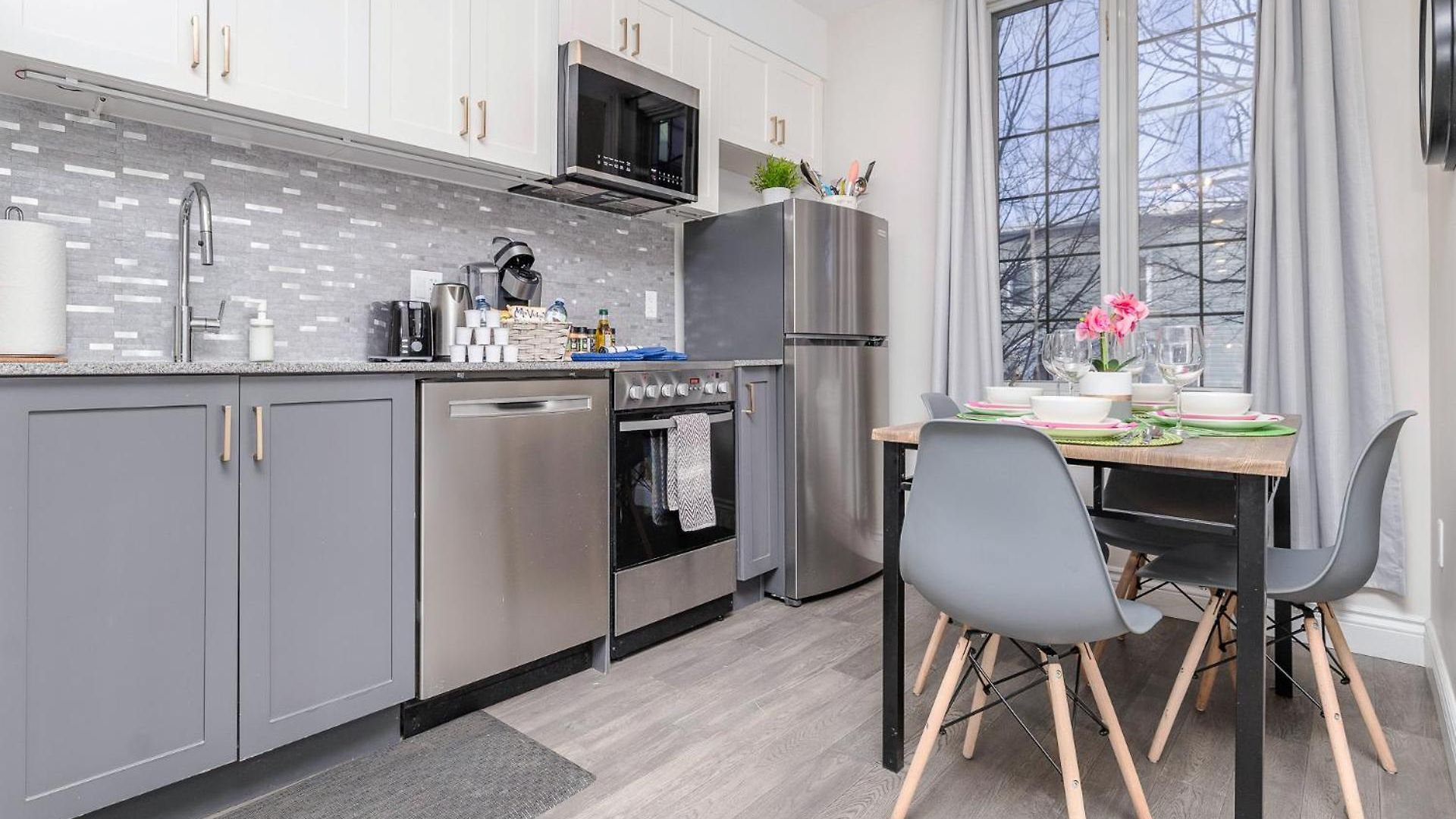 Apartment Modern 2br With Pet Friendly - Near *