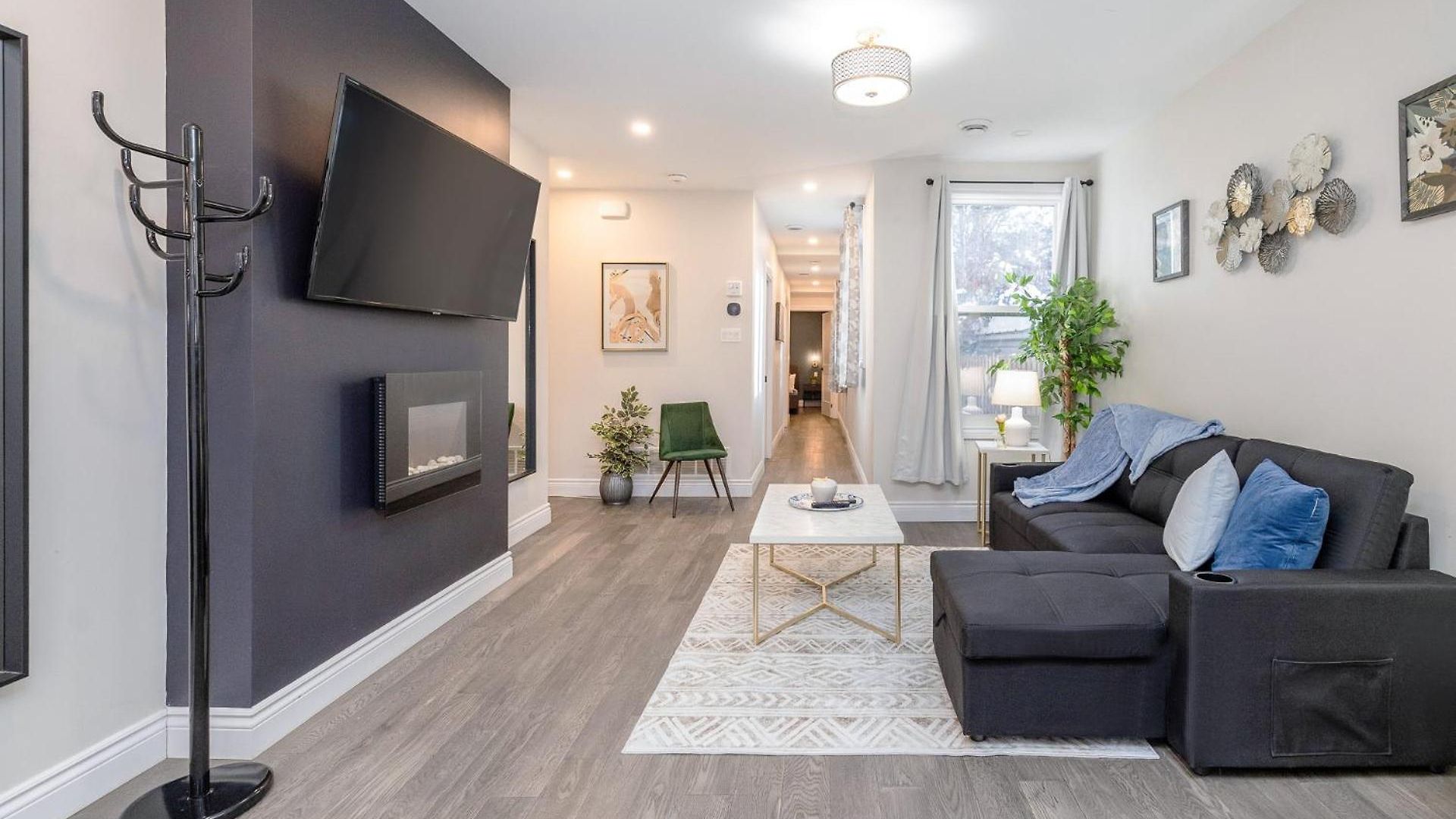 Modern 2br With Pet Friendly - Near Apartment