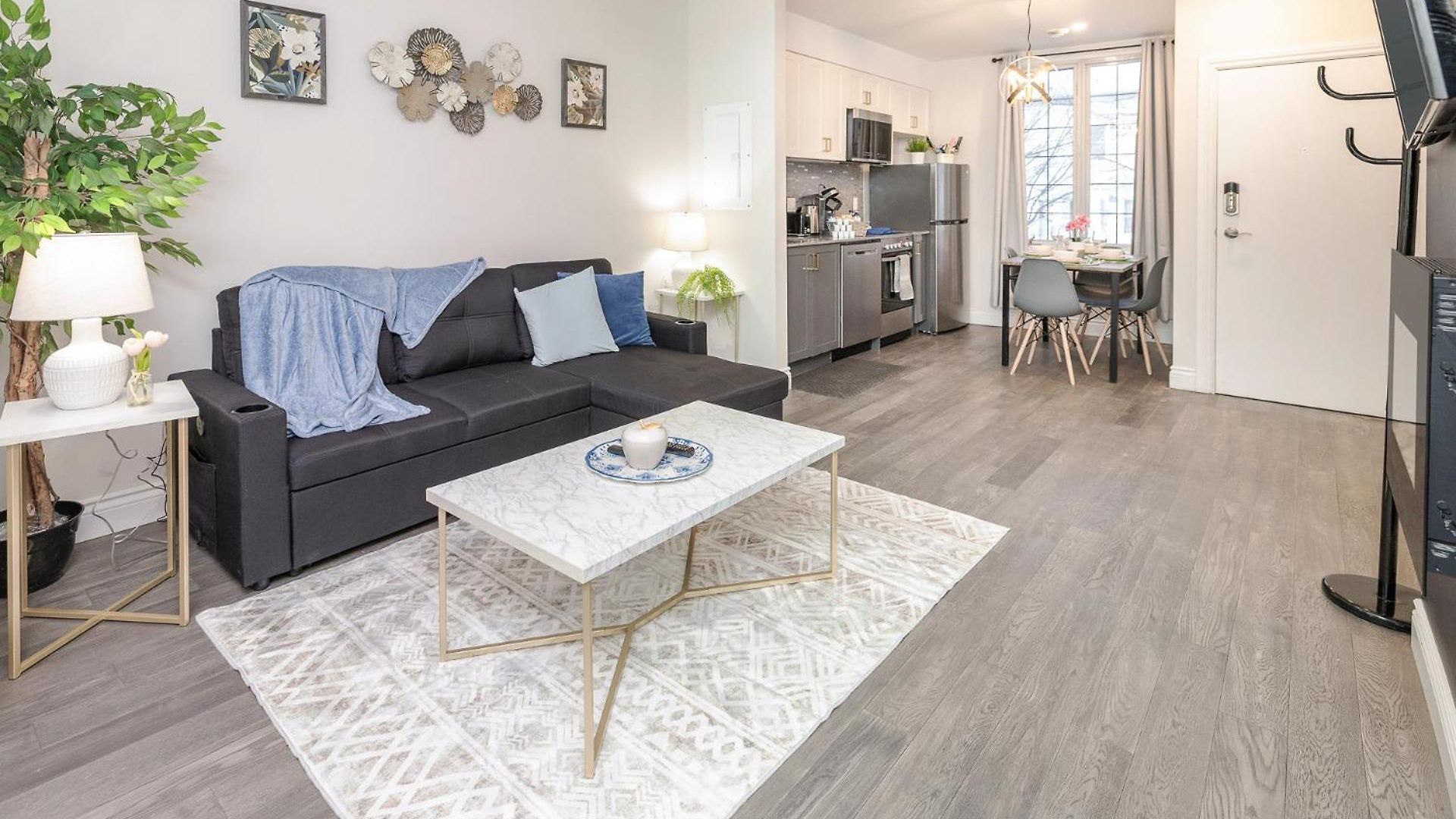 Apartment Modern 2br With Pet Friendly - Near