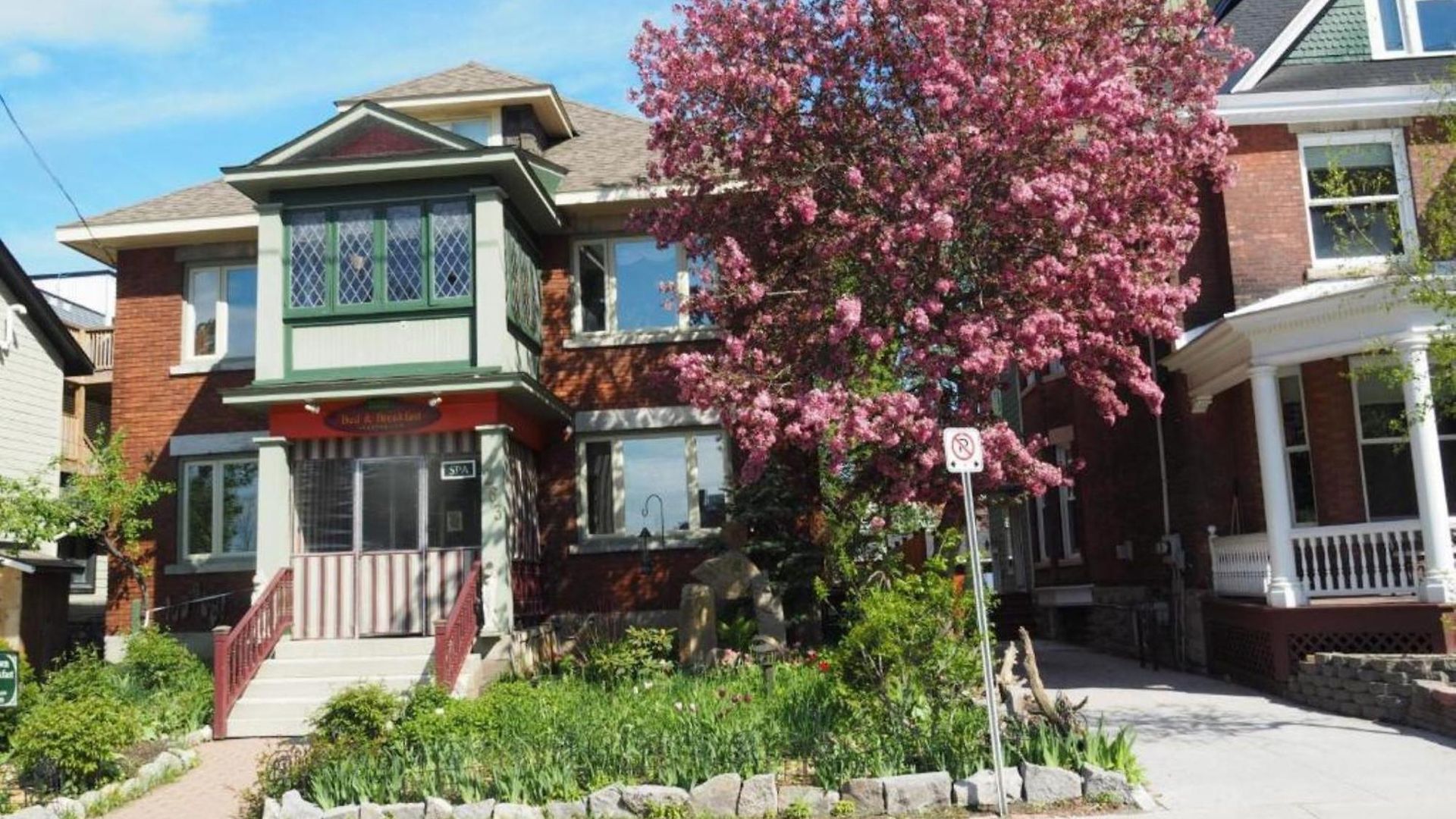 Downtown Bed & Breakfast 3*