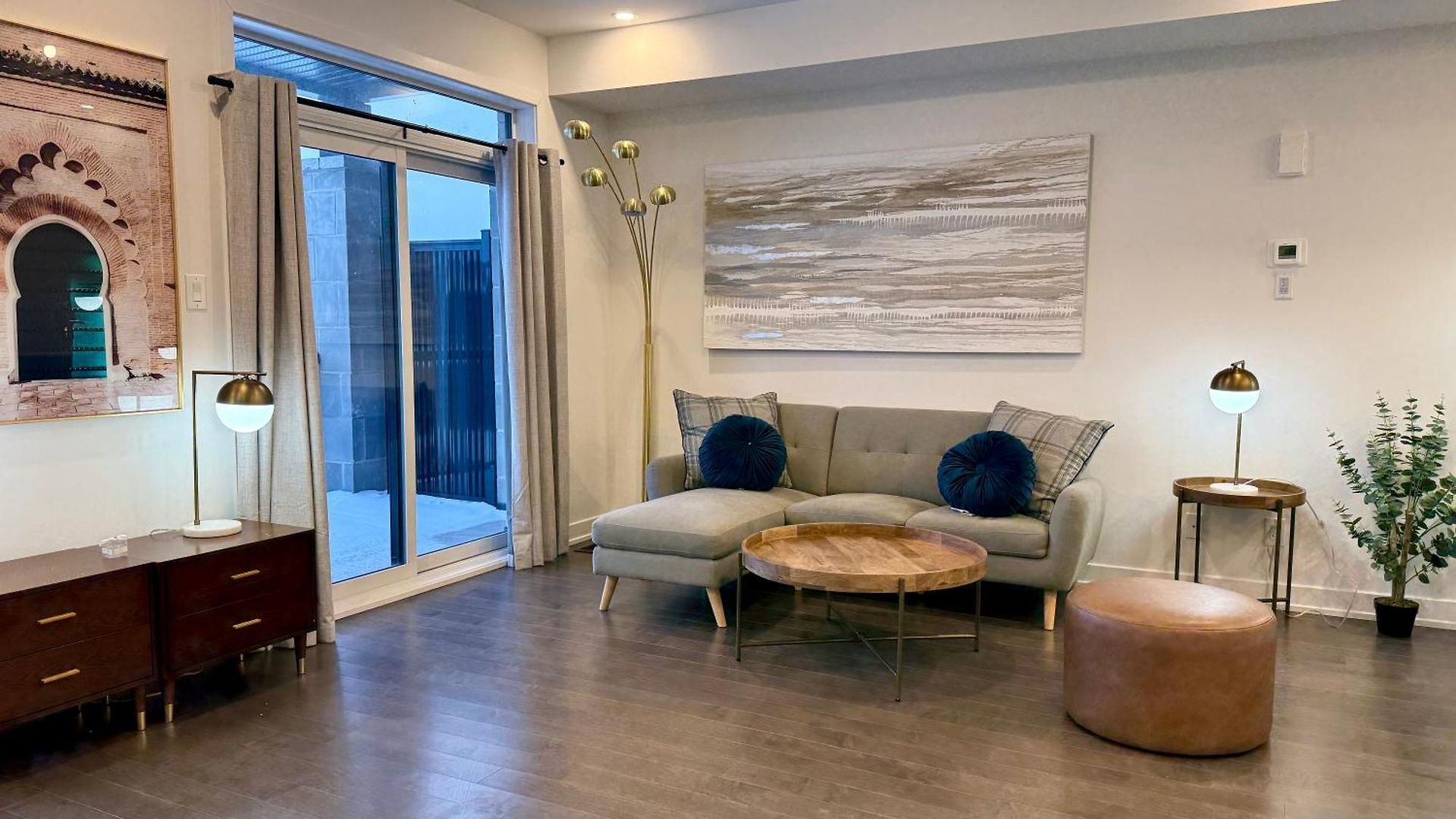 Modern 2br With Parking Near Airport And Downtown Ottawa