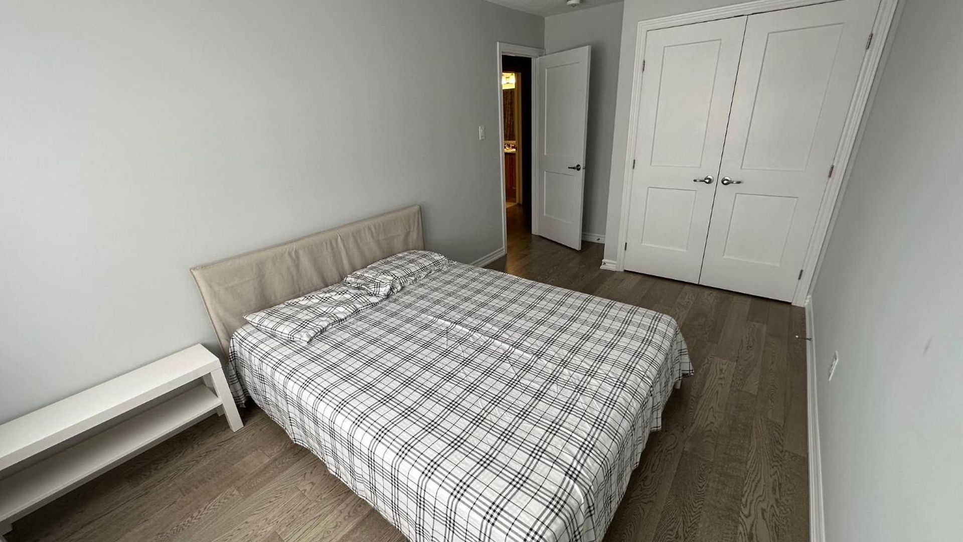 Lovely 2 Bedroom 2 Bath * Ottawa