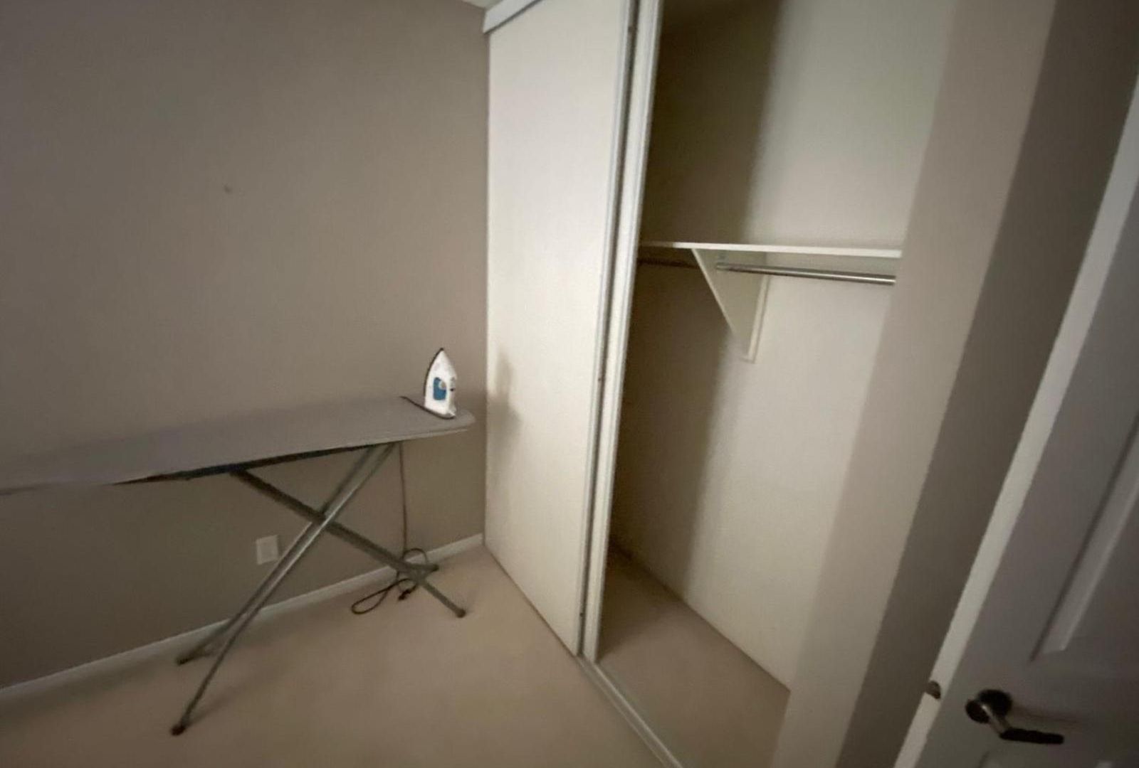 Cute 3 Bedrooms Townhouse In Kanata Holiday home