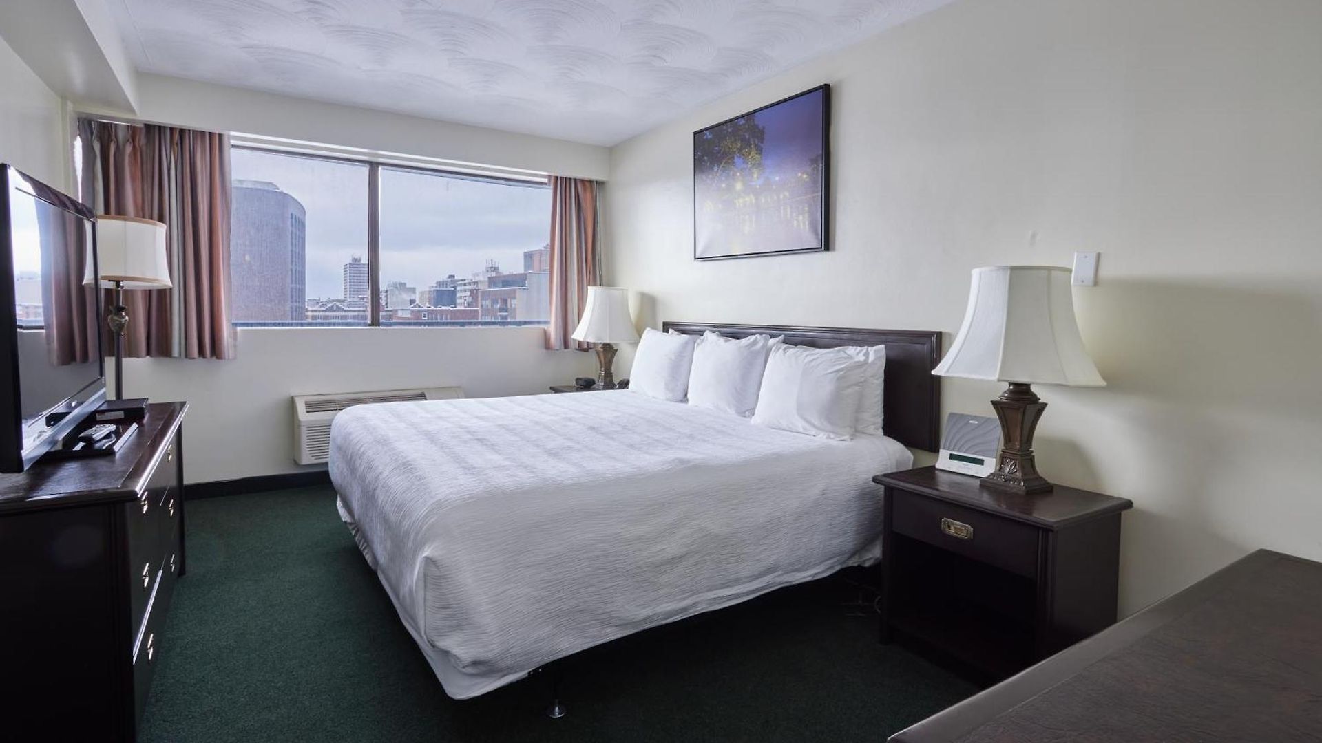 Aparthotel The Business 3*