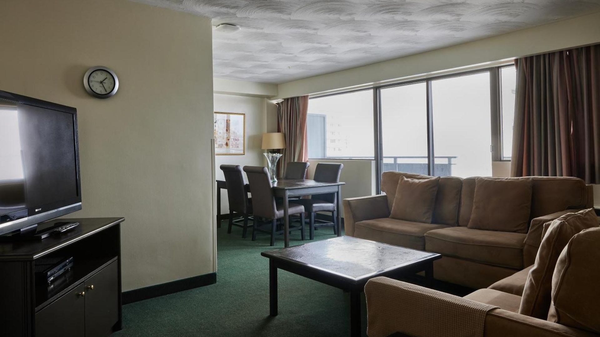 Aparthotel The Business 3*