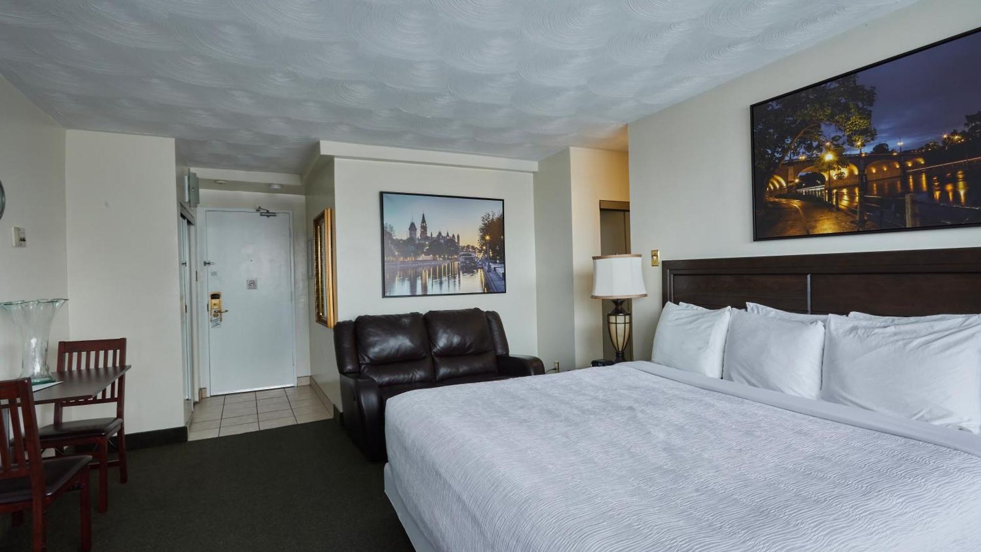 The Business 3* Ottawa