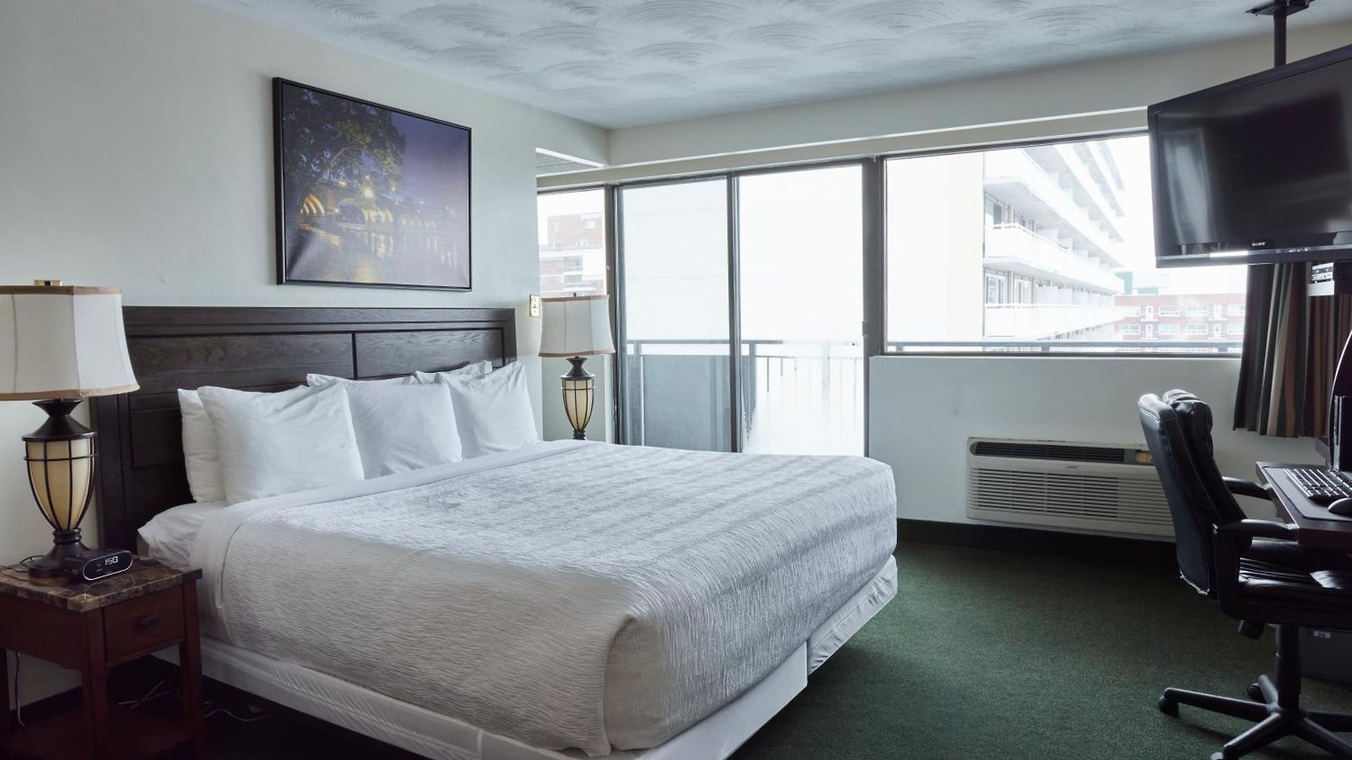 Aparthotel The Business