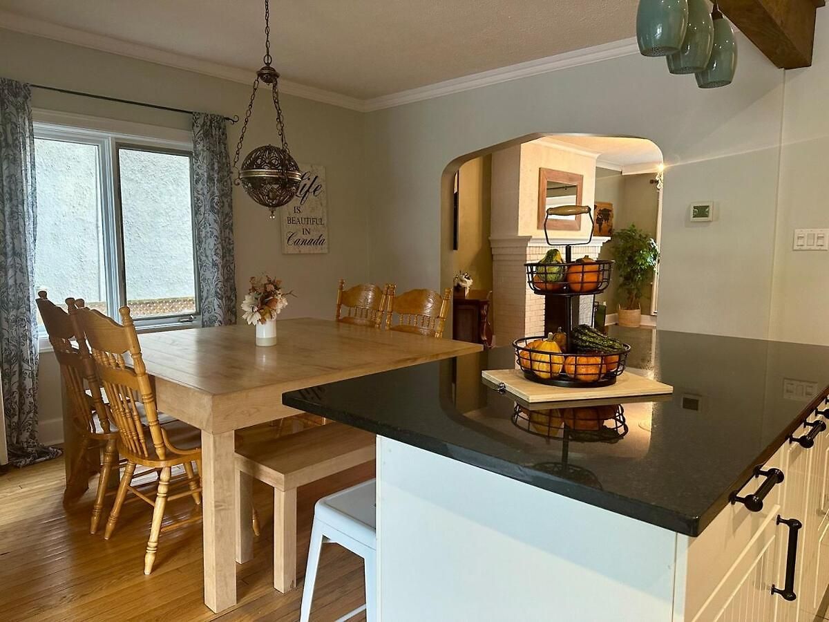 The Dows Retreat With 2 Car Driveway Holiday home