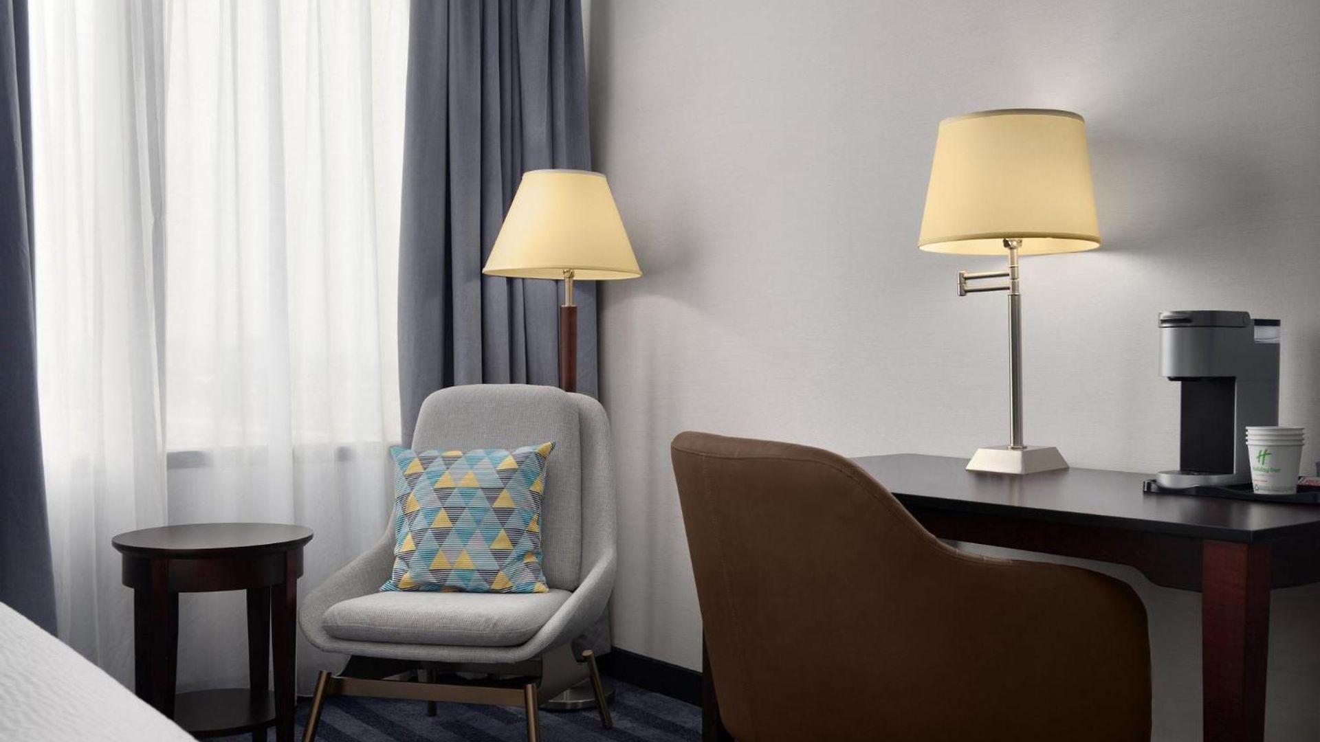 East By Ihg 4*