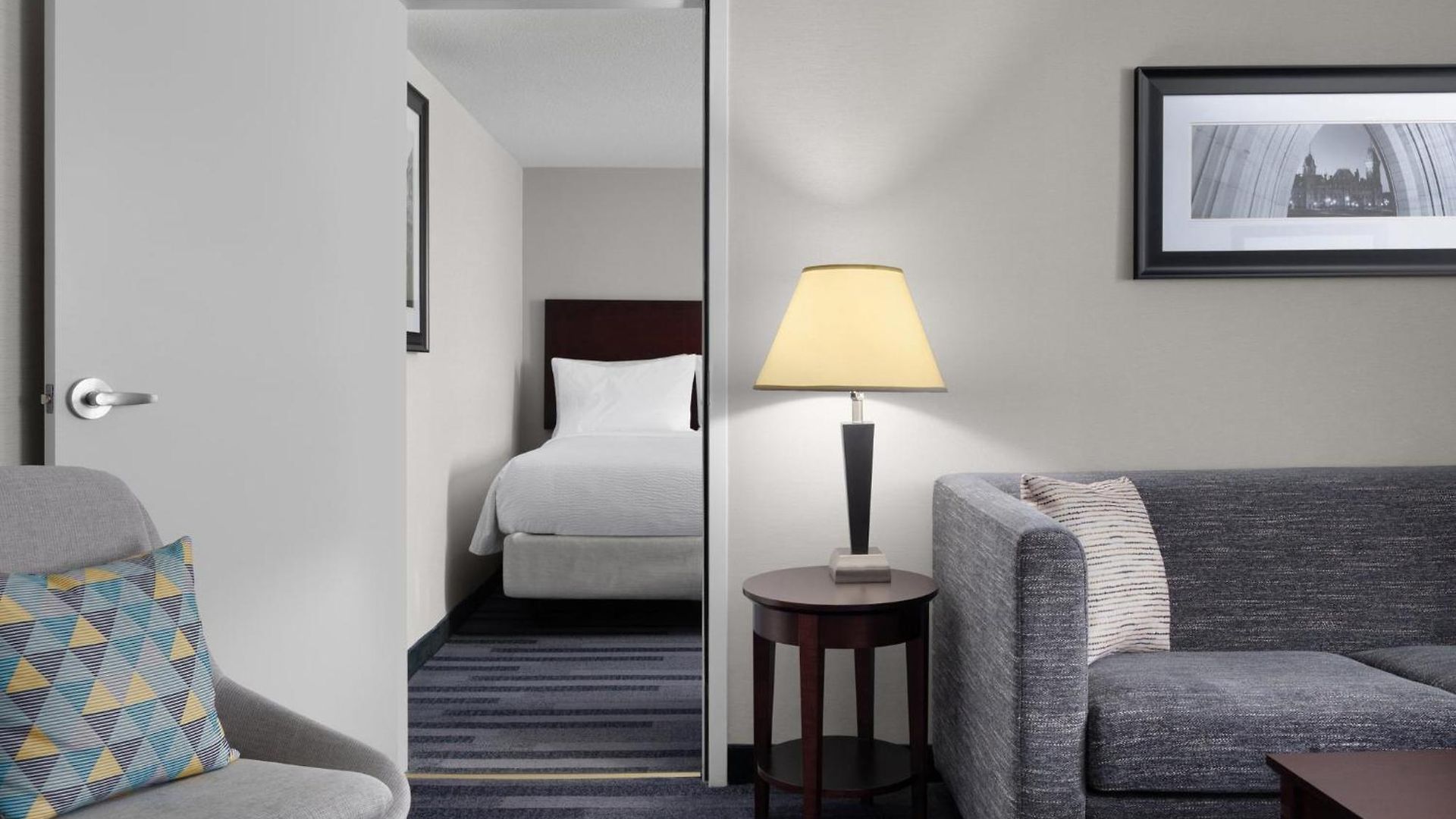 East By Ihg 4* Ottawa