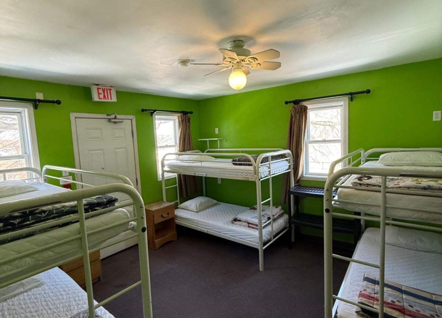 Backpackers Hostel *