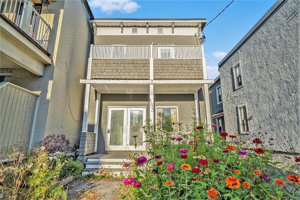 Apartment Private 3 Bedrooms Downtown W Balcony *