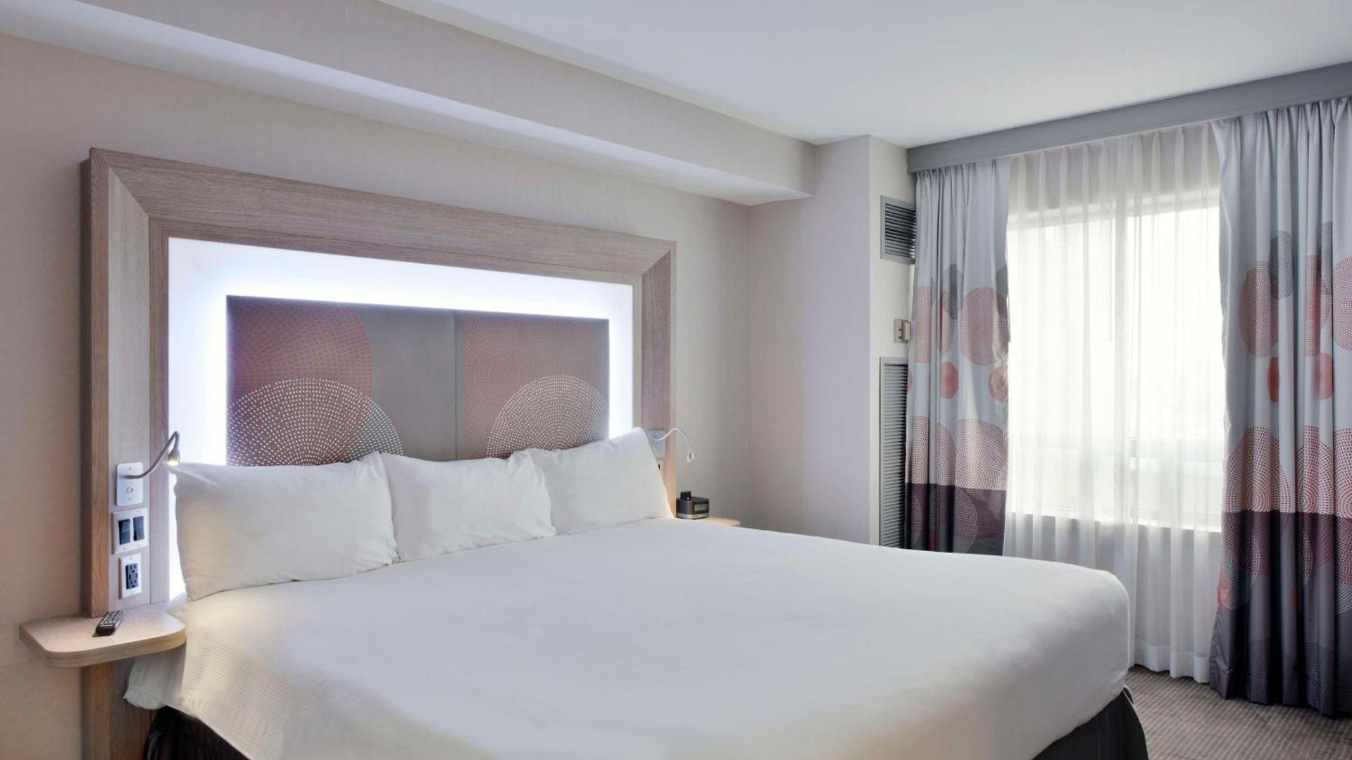 Doubletree By Hilton Downtown Ottawa