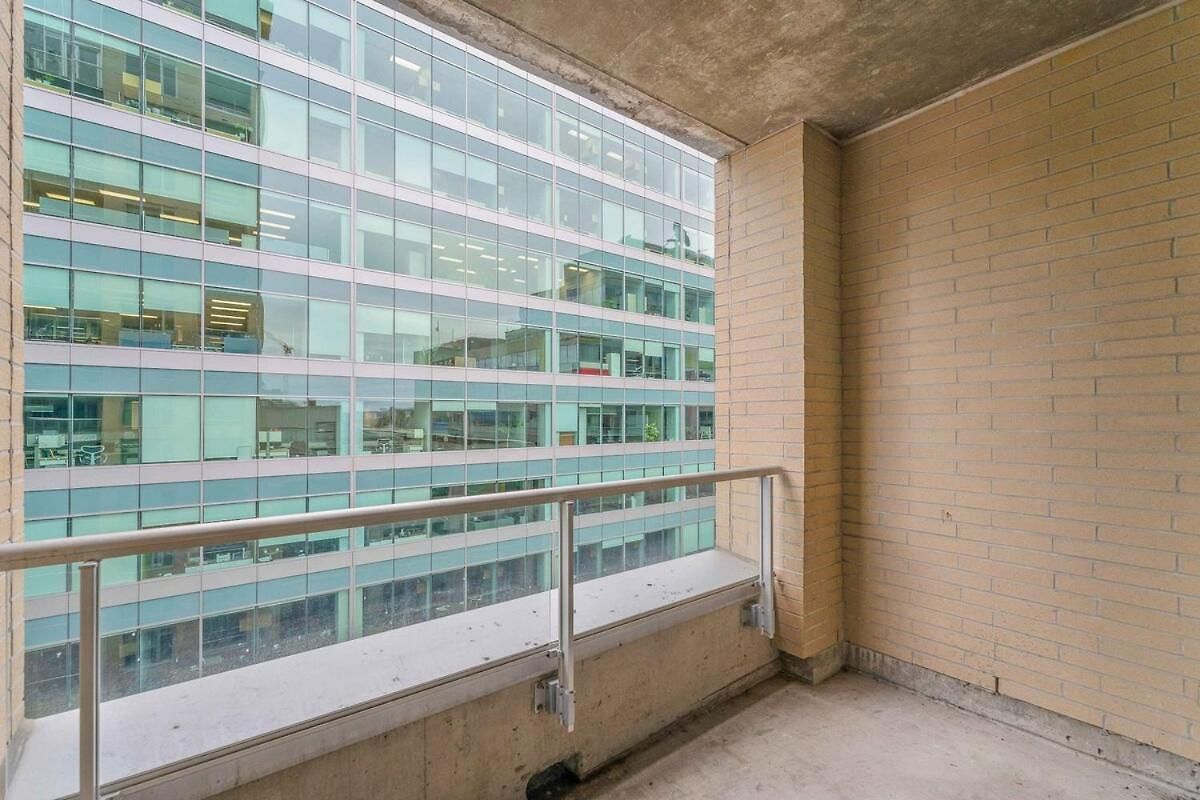 High-end With Gym And Walking Distance To Parliament Apartment *