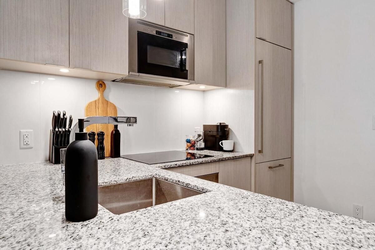 High-end With Gym And Walking Distance To Parliament *