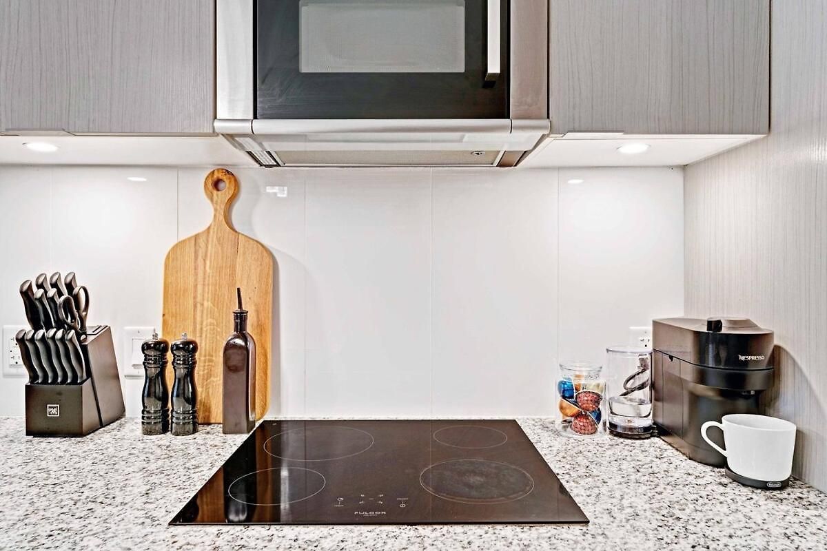 High-end With Gym And Walking Distance To Parliament *