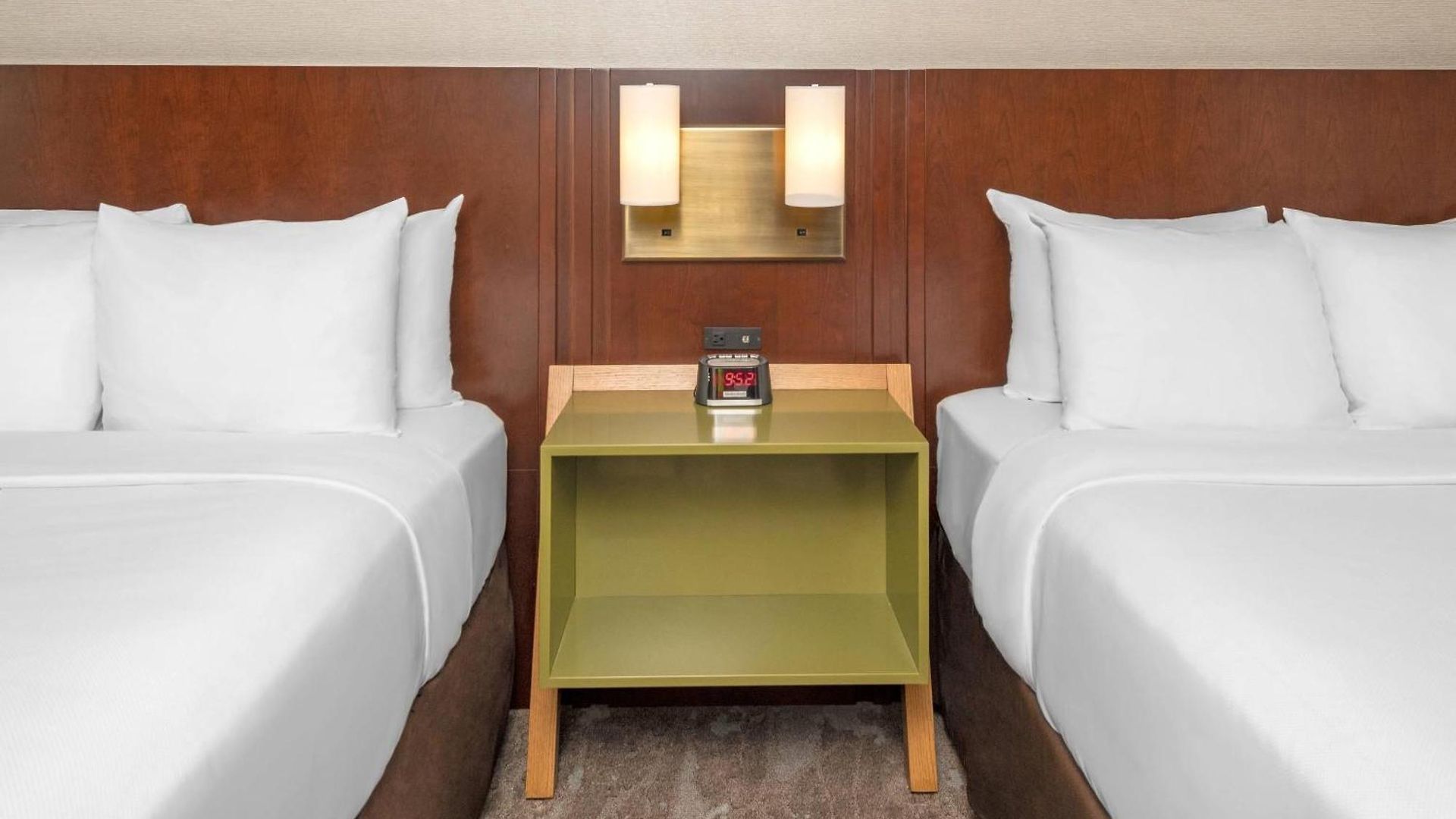 Comfort East Inn 4*