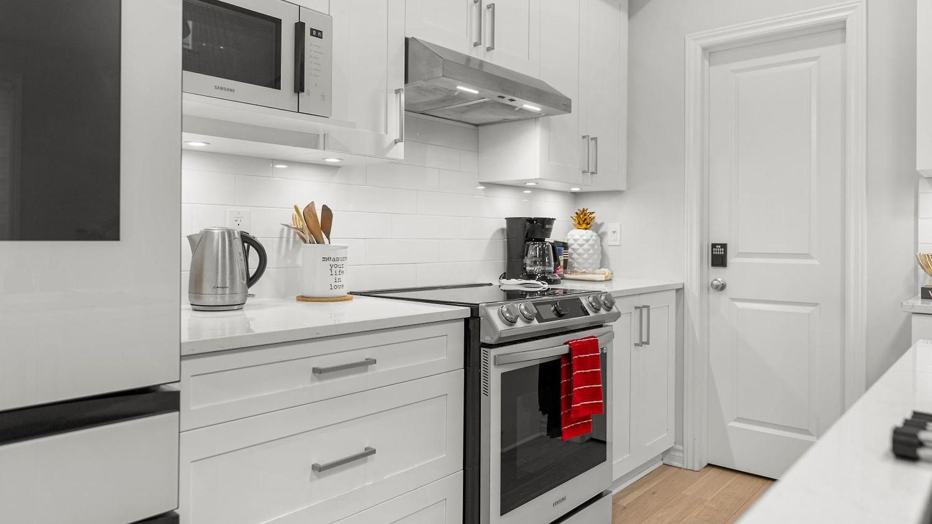 Bliss Modern Luxury 3bed Entire Townhome Free Parking Ottawa