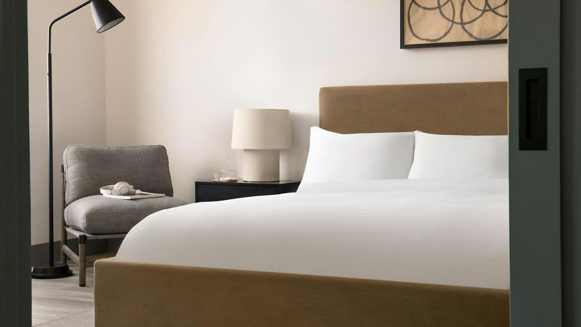 Sonder By Marriott Bonvoy Rideau Downtown Aparthotel