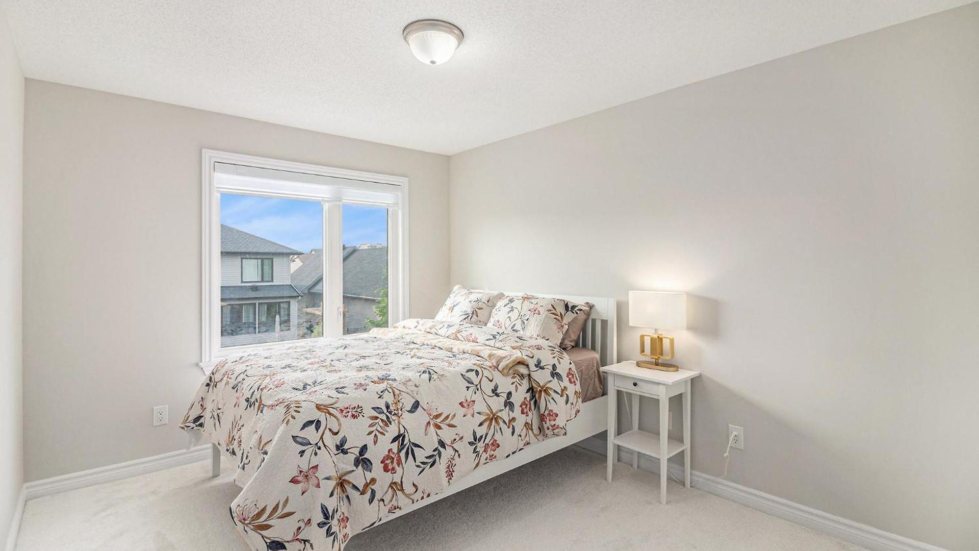 Luxurious Tastefully Furnished 3 Bedroom In