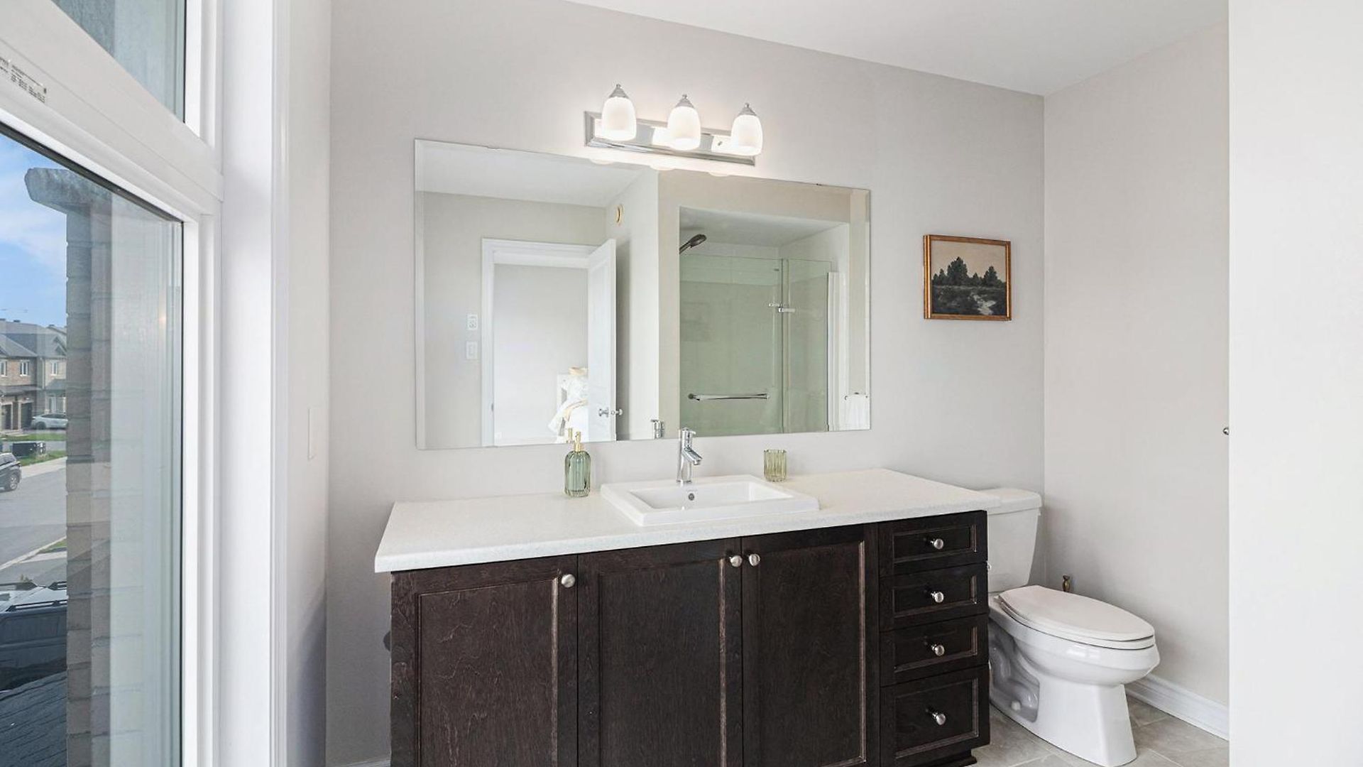 Holiday home Luxurious Tastefully Furnished 3 Bedroom In Ottawa
