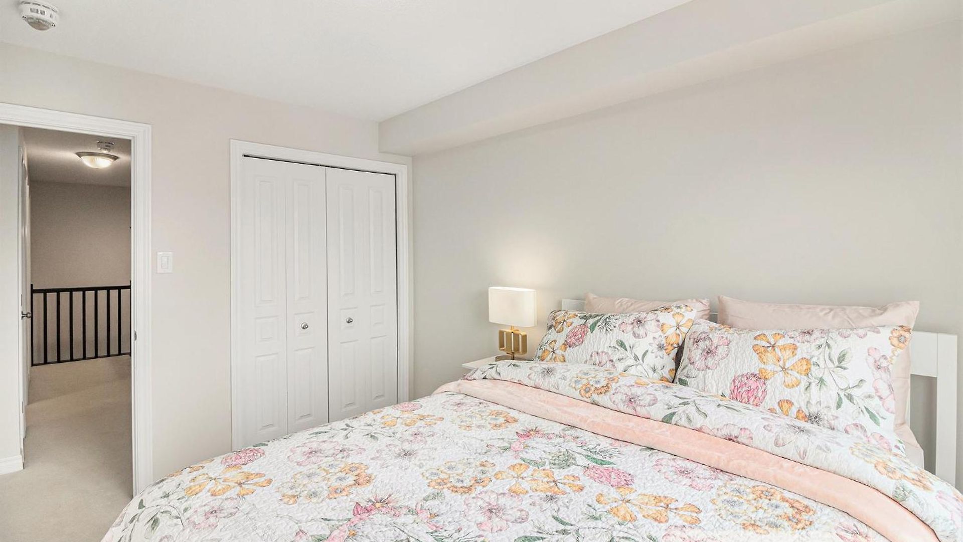 Holiday home Luxurious Tastefully Furnished 3 Bedroom In Ottawa