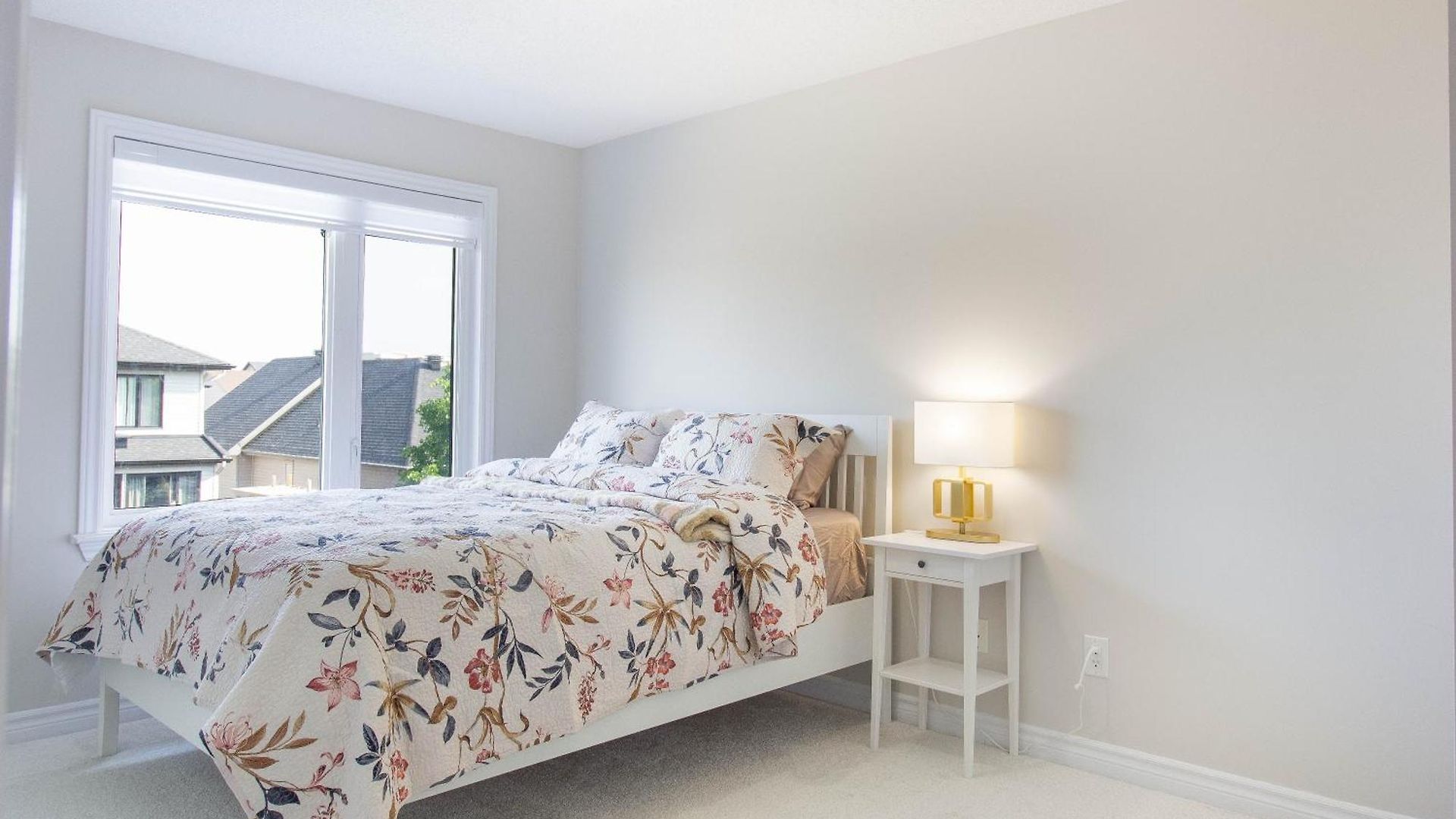 Luxurious Tastefully Furnished 3 Bedroom In