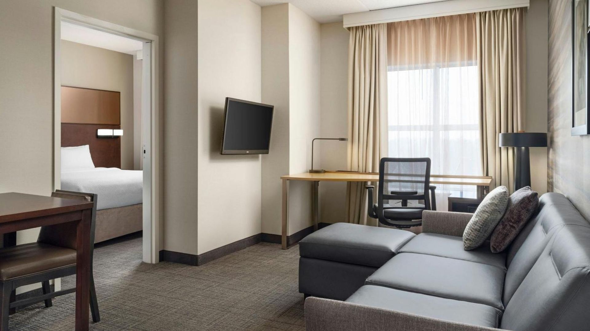 By Marriott Airport Hotel 3*