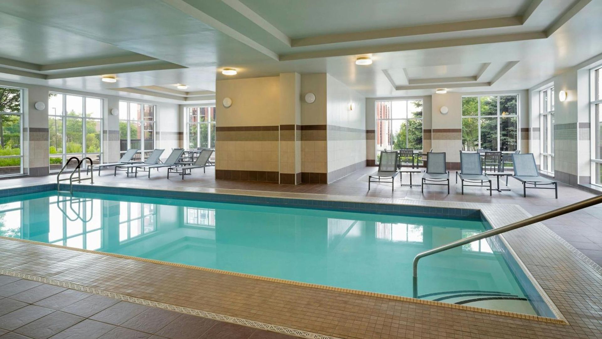 Hotel By Marriott Airport Ottawa