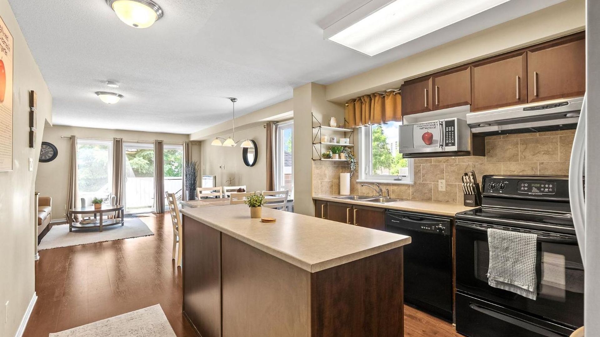 Simplylovely Modern Near Downtown With Free Parking And Patio