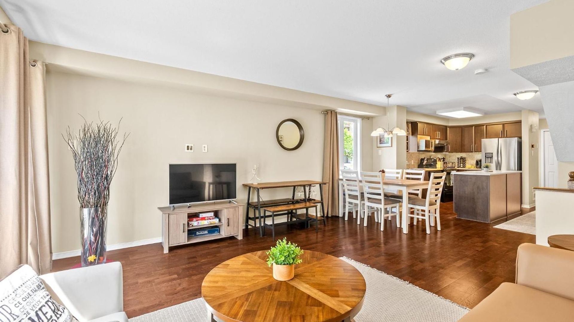 Simplylovely Modern Near Downtown With Free Parking And Patio Apartment Ottawa