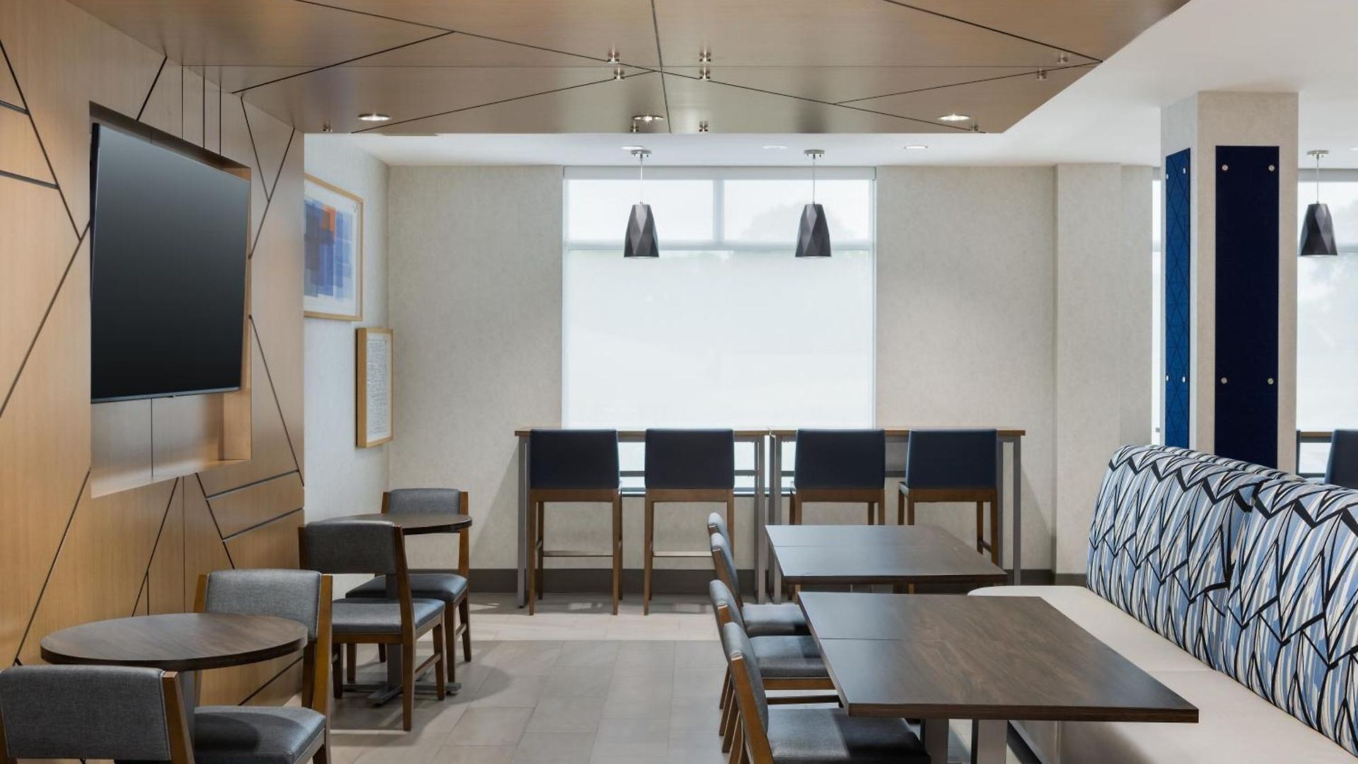 Express & East-orleans By Ihg Ottawa