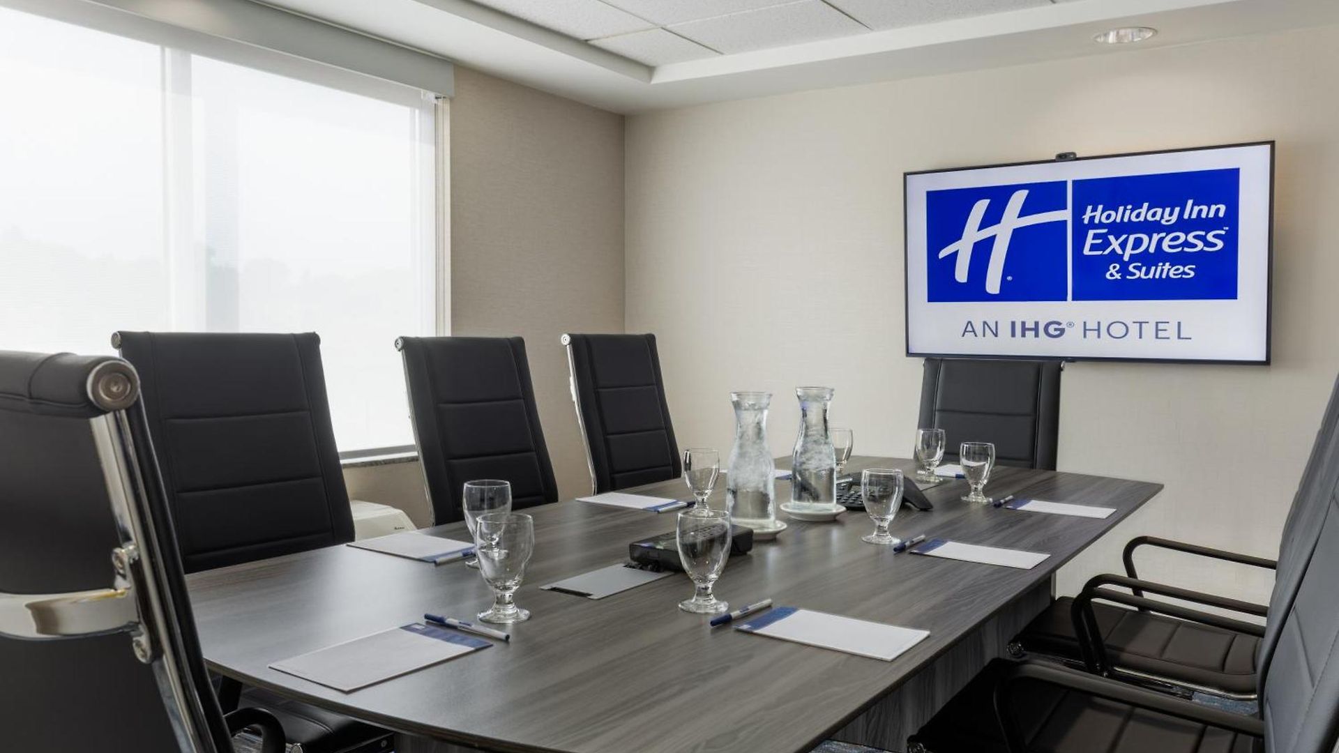 Express & East-orleans By Ihg Hotel 2*