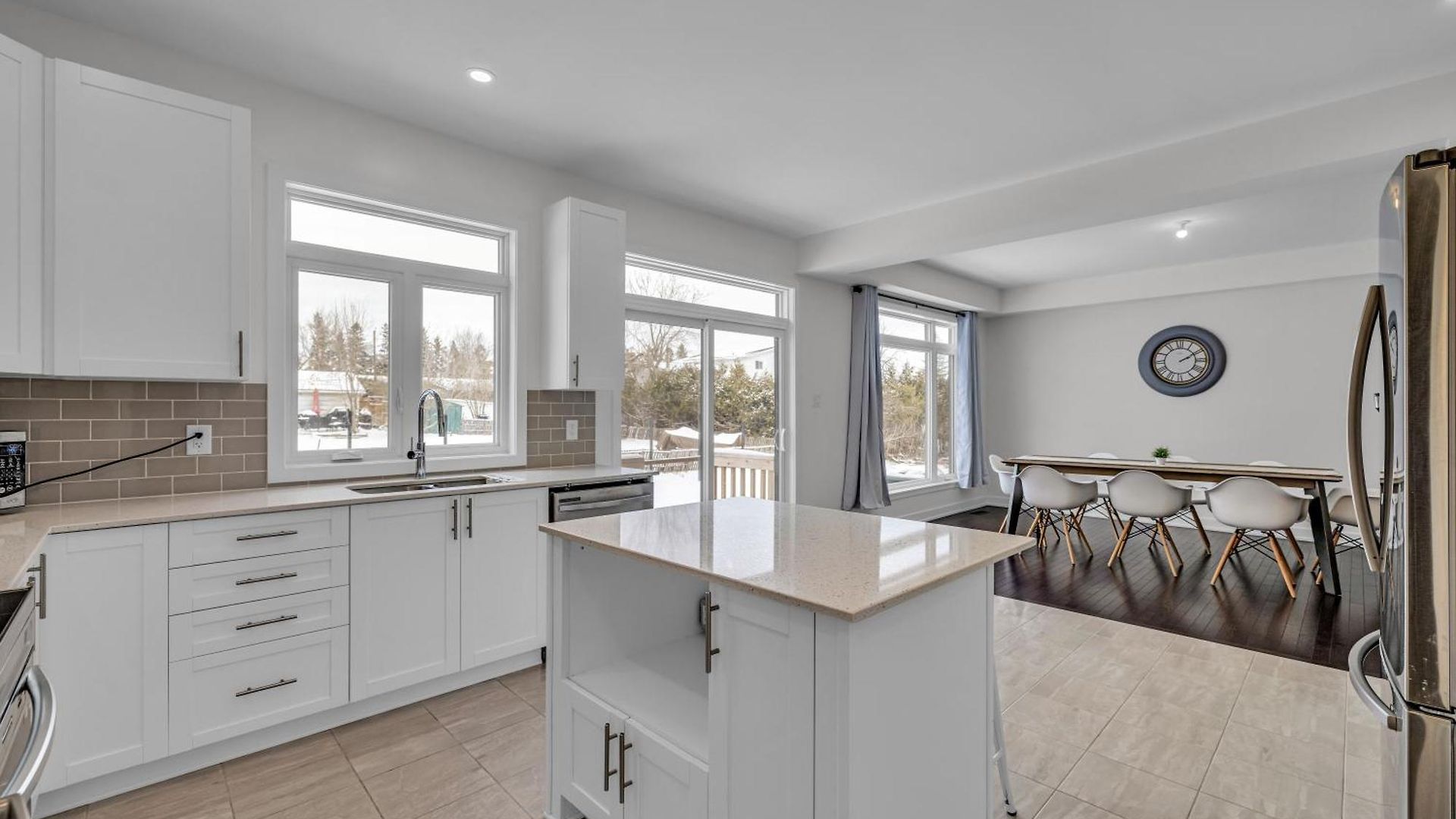 Modern 4br Executive Near Airport And Downtown Holiday home