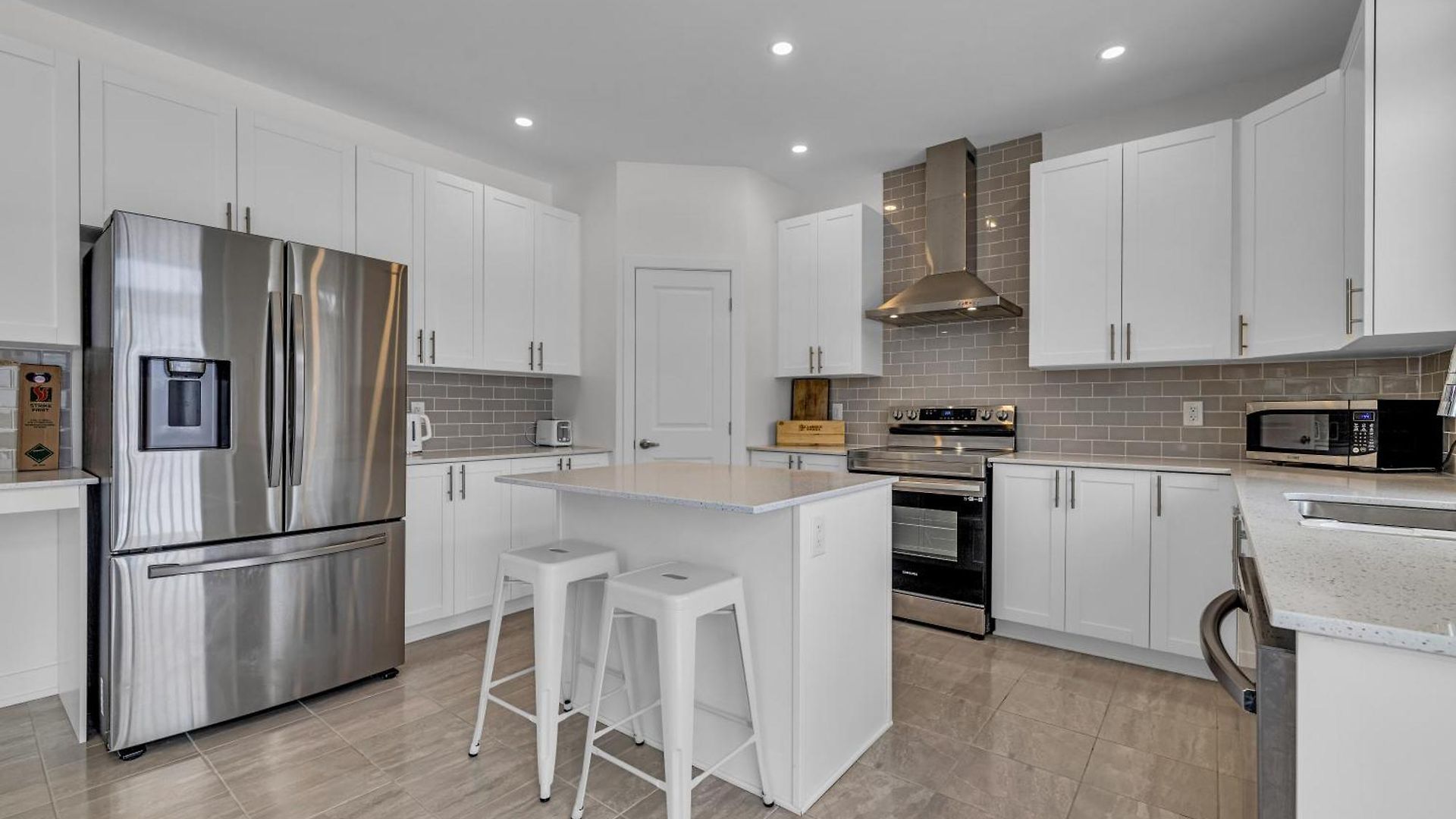 Holiday home Modern 4br Executive Near Airport And Downtown Ottawa