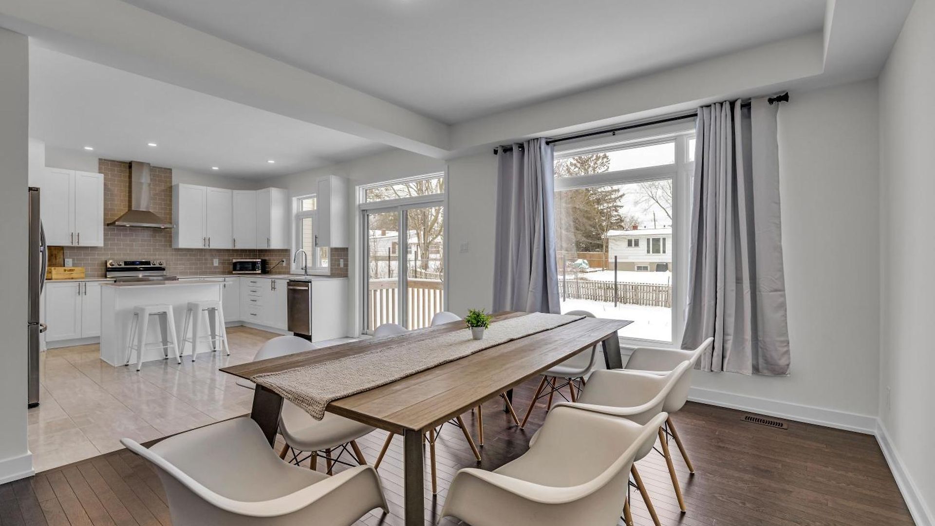 Modern 4br Executive Near Airport And Downtown Ottawa
